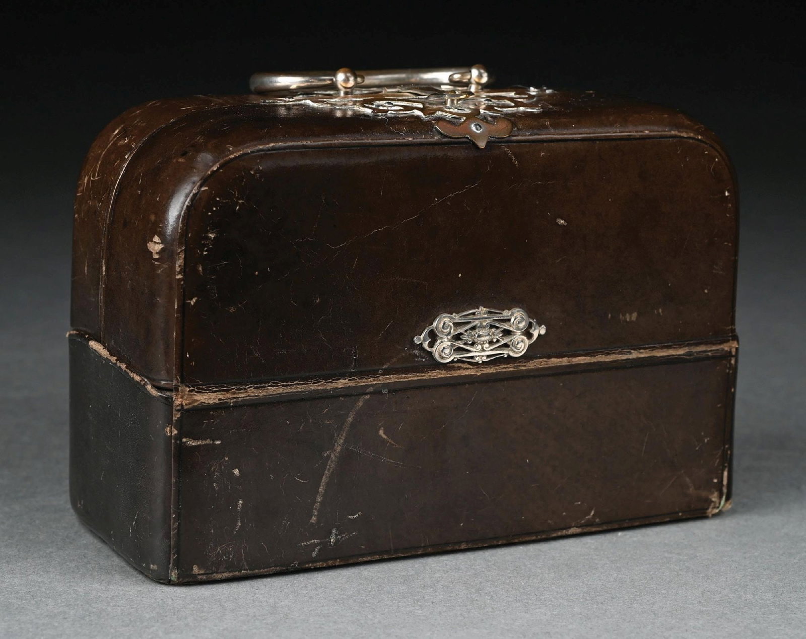 VICTORIAN TRAVELONG NEEDLE CASE SEWING SET (1 of 4)