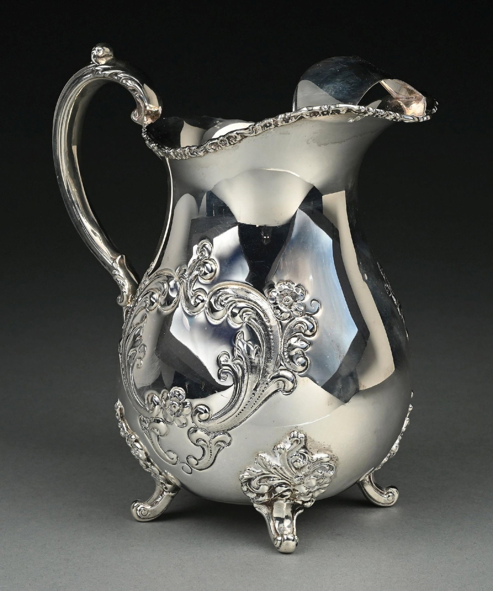 POOLE SILVER CO. OLD ENGLISH HAND-CHASED STERLING WATER PITCHER #700 (1 of 5)