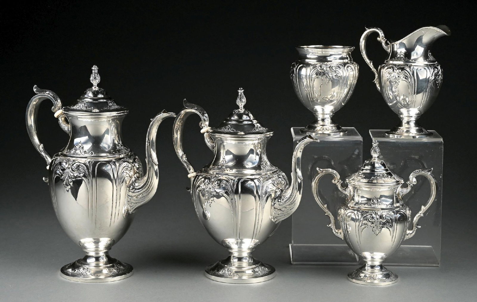 5-PIECE M. FRED HIRSCH "VICTORI" STERLING SILVER TEA & COFFEE SET: Gross weight: 90.9 ozt Condition: (Excellent). Dimensions: