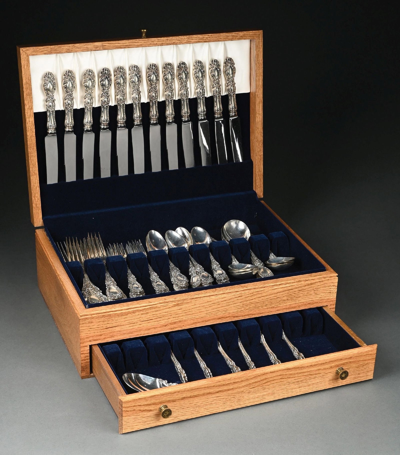WALLACE-LUCERNE STERLING SILVERWARE SET (1 of 9)