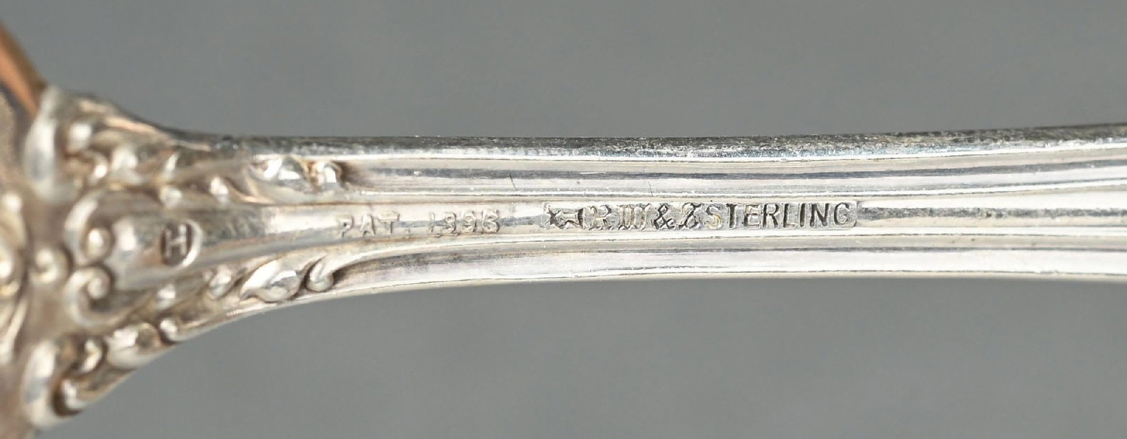 WALLACE-LUCERNE STERLING SILVERWARE SET - 8