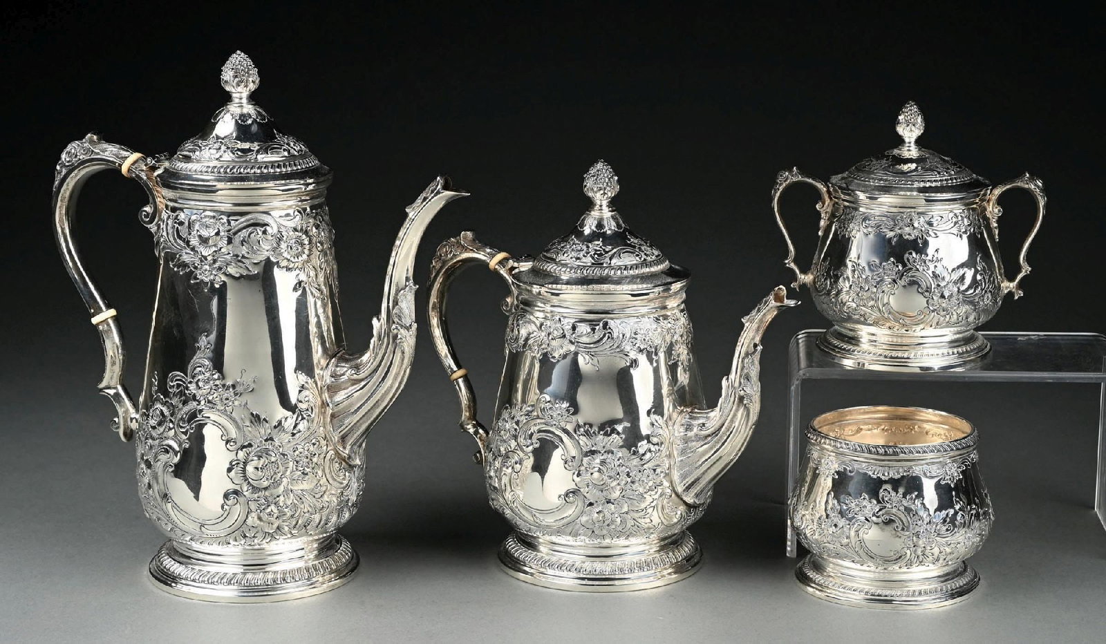 SET OF 4: REED & BARTON GEORGIAN STERLING SILVER COFFEE & TEA SET: Gross weight: 96.6 ozt Condition: (Excellent). Dimensions: