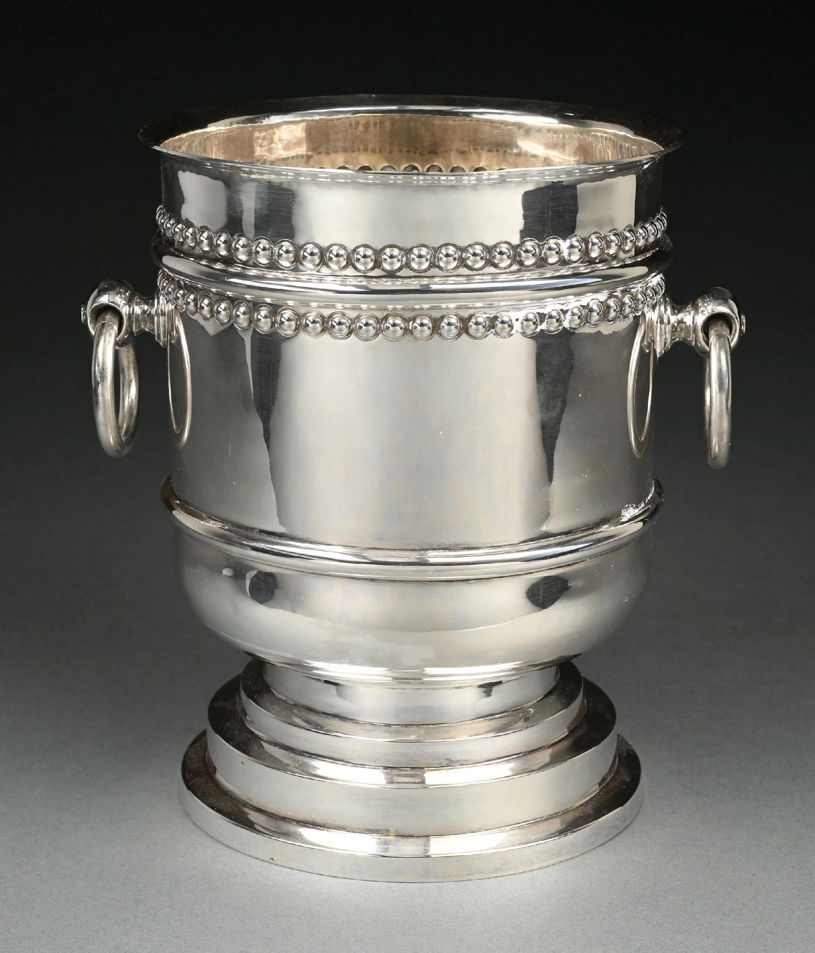 CHRISTOFLE FRANCIS .925 STERLING SILVER ICE BUCKET: Marked "925" under base. Gross weight: 39.7 ozt Condition: (Very Good). Dimensions:
