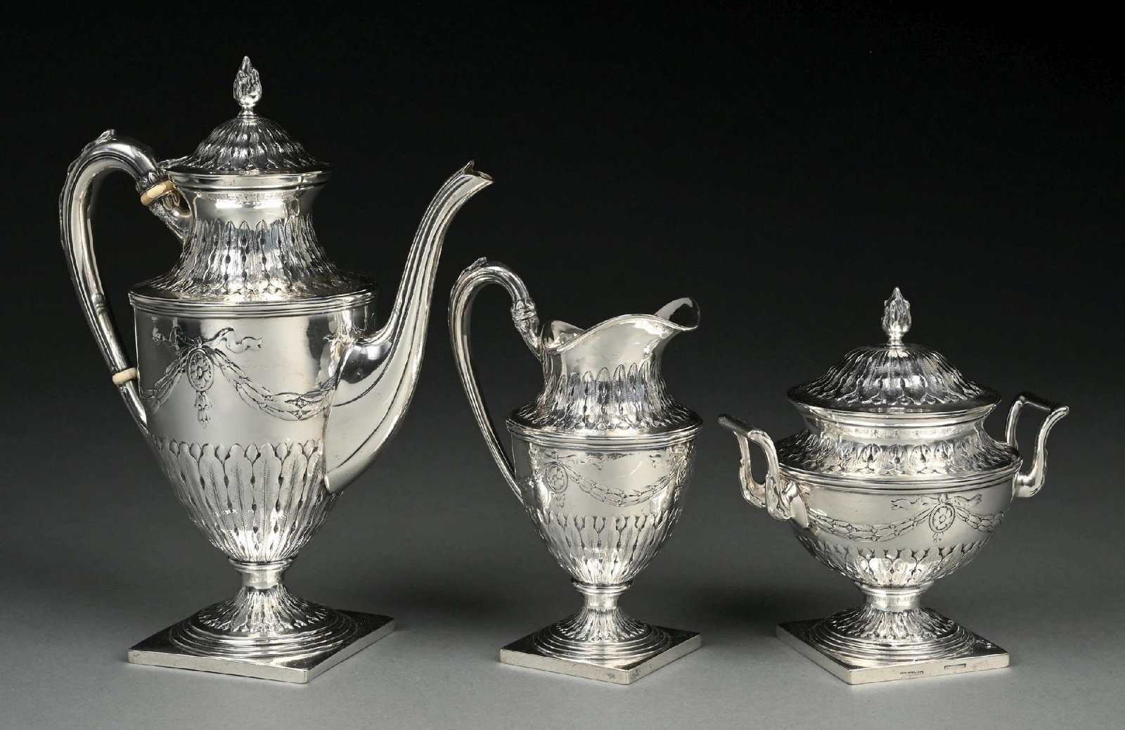 PHILLIP ORIEL 3-PIECE STERLING SILVER TEA SET: Gross weight: 34.2 ozt Condition: (Excellent). Dimensions: