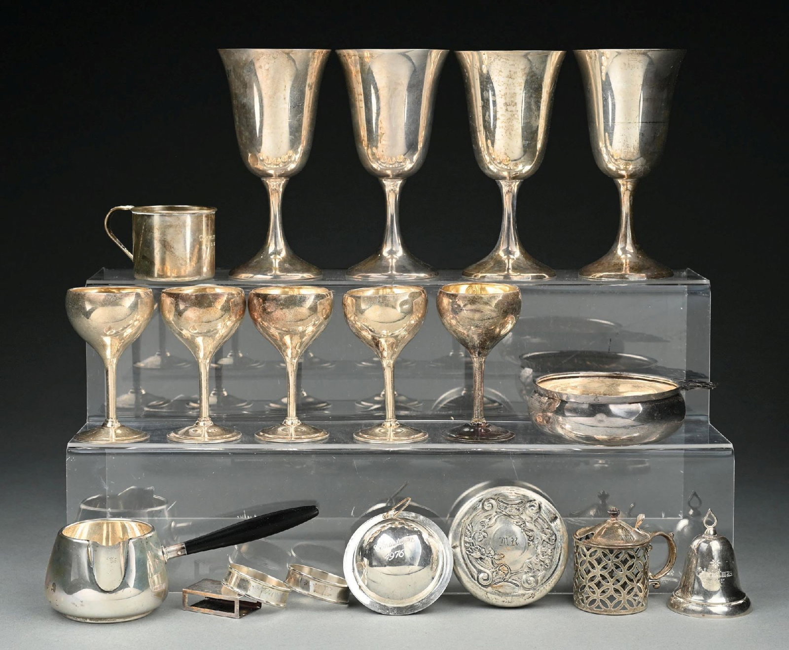 COLLECTION OF 19: MIXED STERLING SILVER ITEMS: Gross weight (including black handle): 36.2 ozt Condition: (Very Good). Dimensions:
