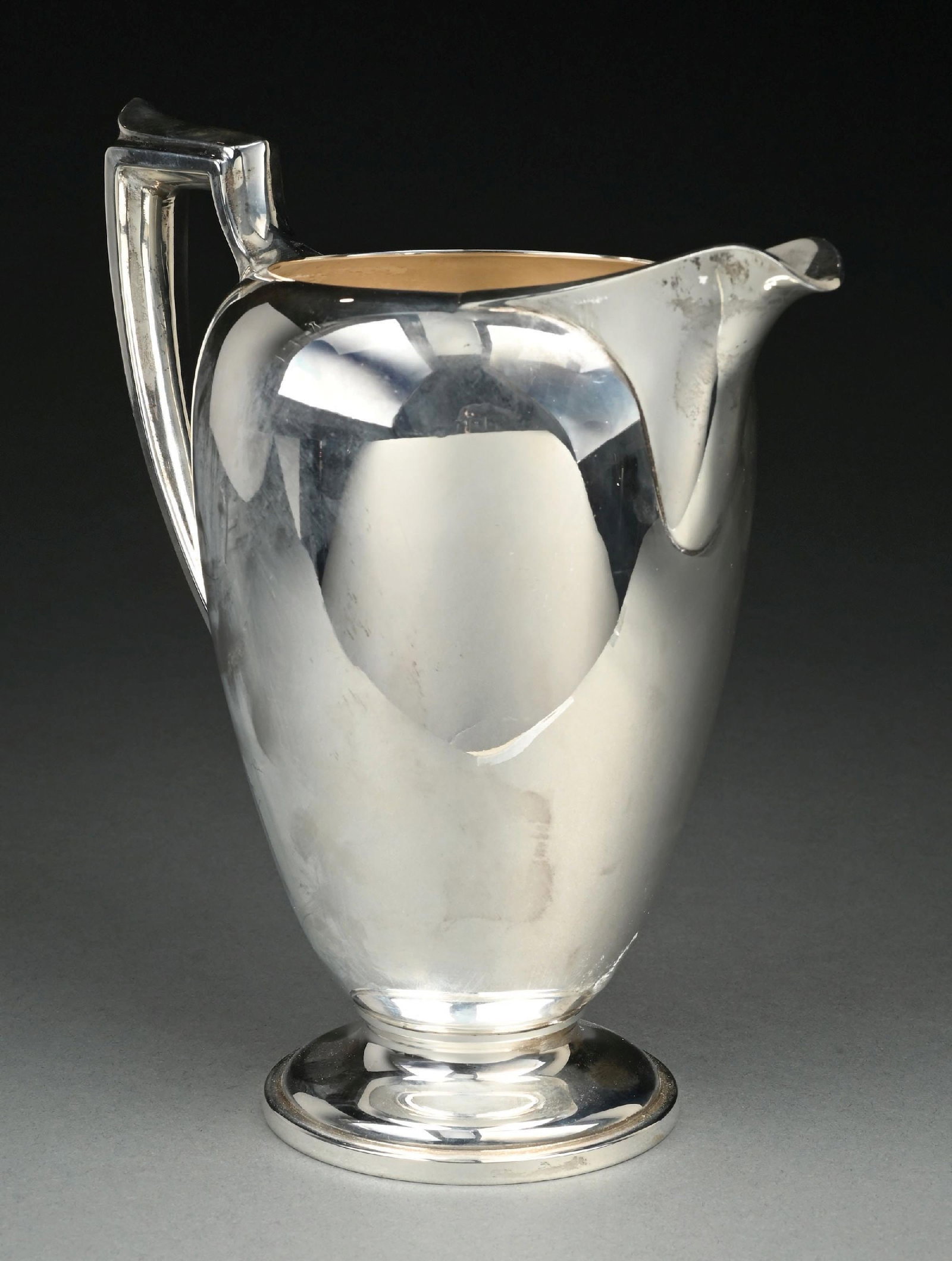 REED & BARTON STERLING SILVER 9-CUP WATER PITCHER #87: Gross weight: 33.5 ozt Condition: (Excellent). Dimensions: