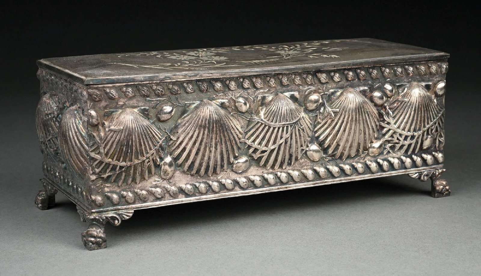 AN AMERICAN SILVER PLATED JEWELRY CASKET (1 of 6)