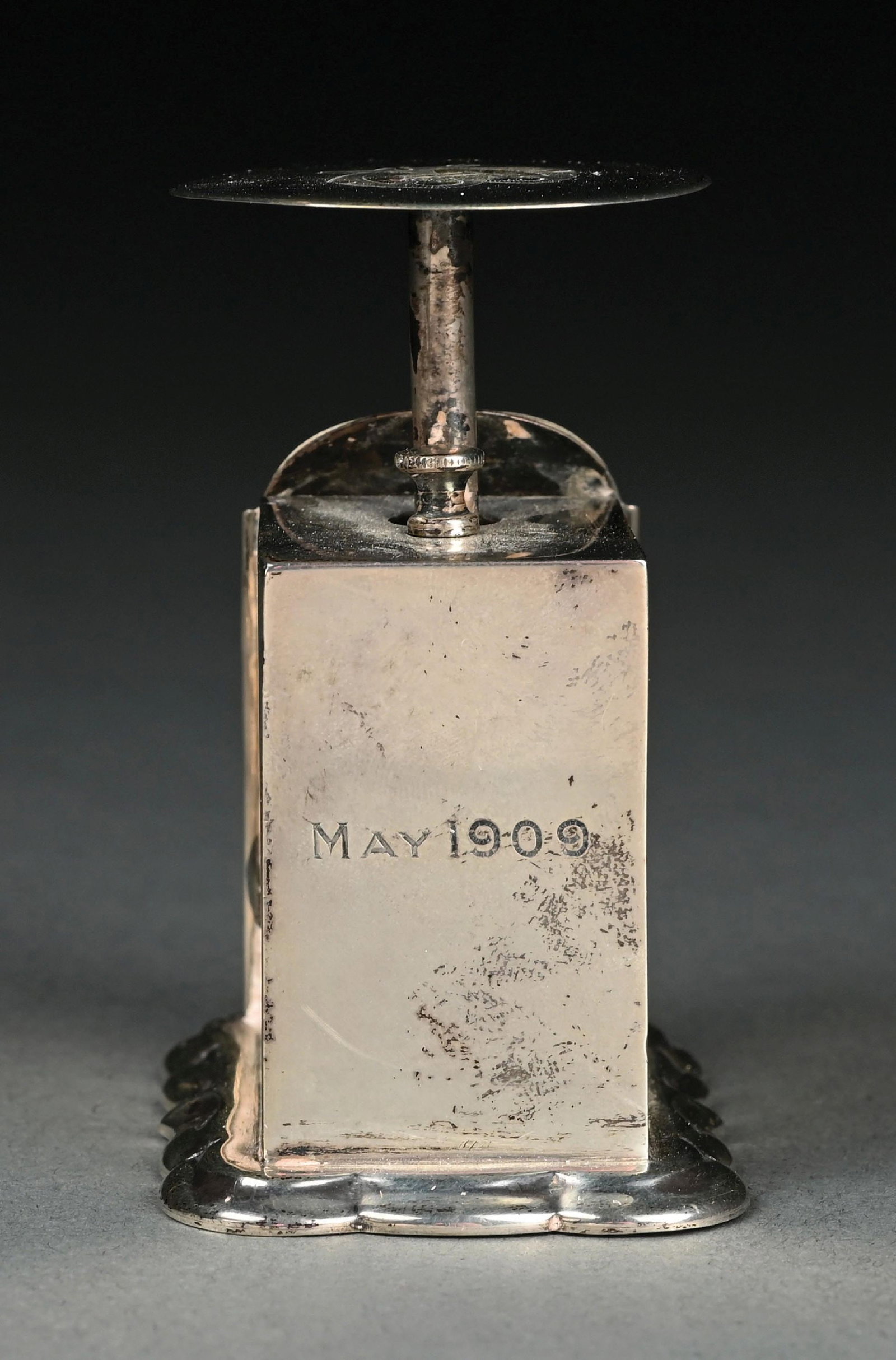 POSTAGE SCALE DATED 1909 - 4