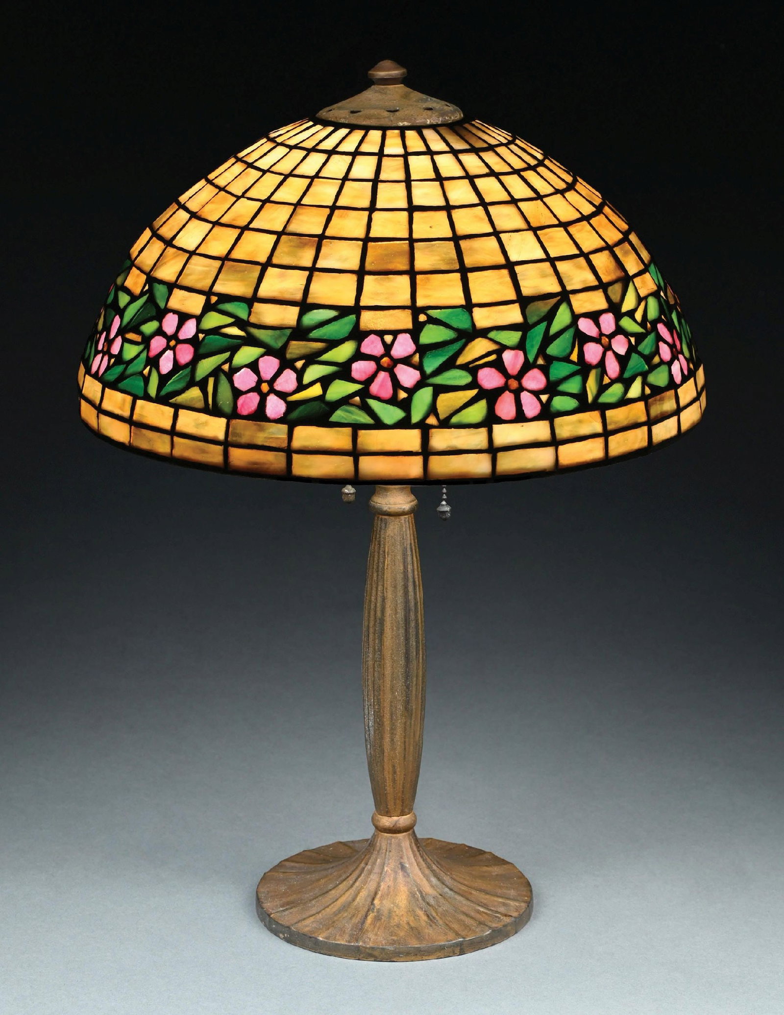 UNIQUE ART LEADED GLASS TABLE LAMP (1 of 8)