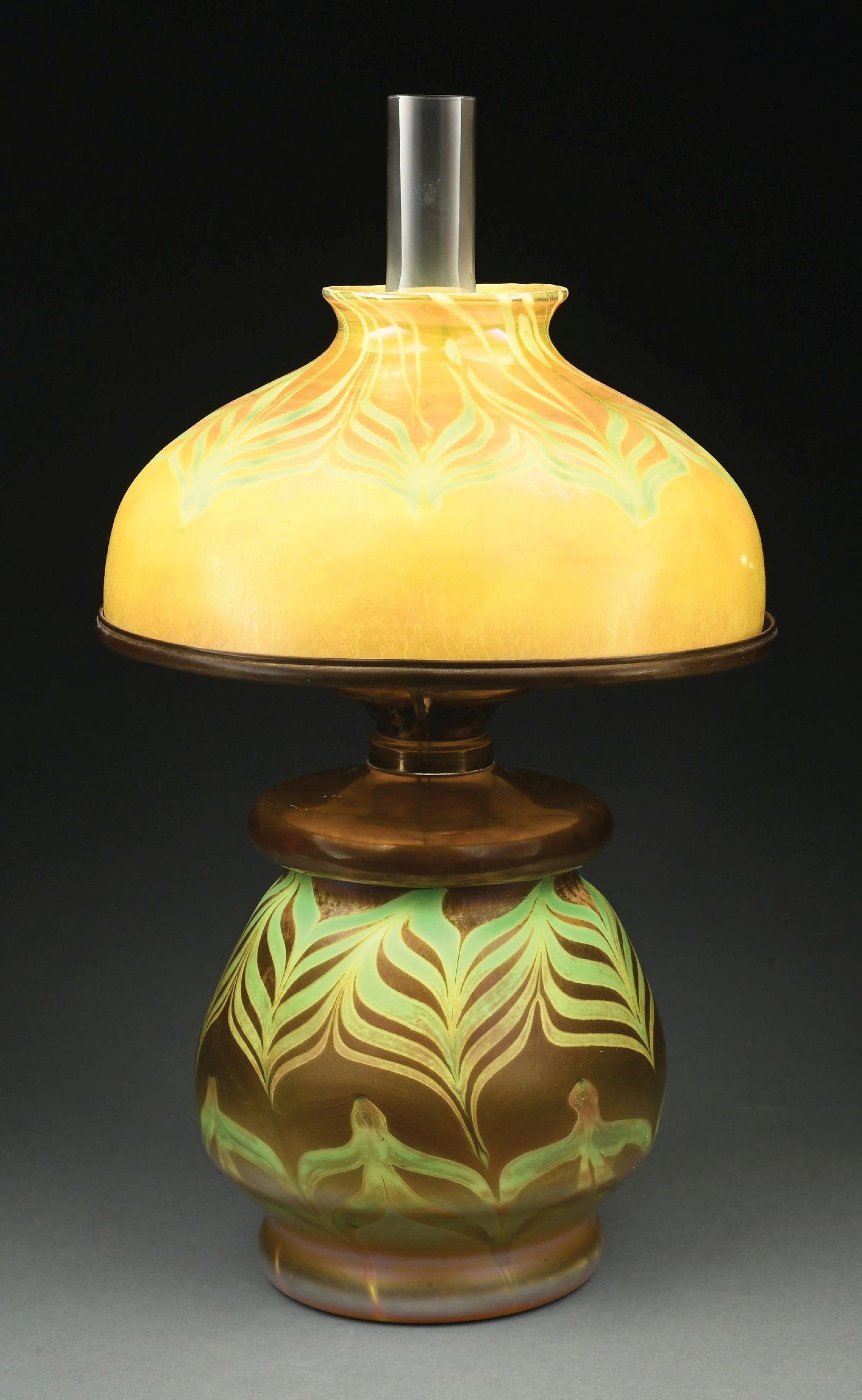 ALTON TREVAISE PULLED FEATHER OIL LAMP (1 of 5)