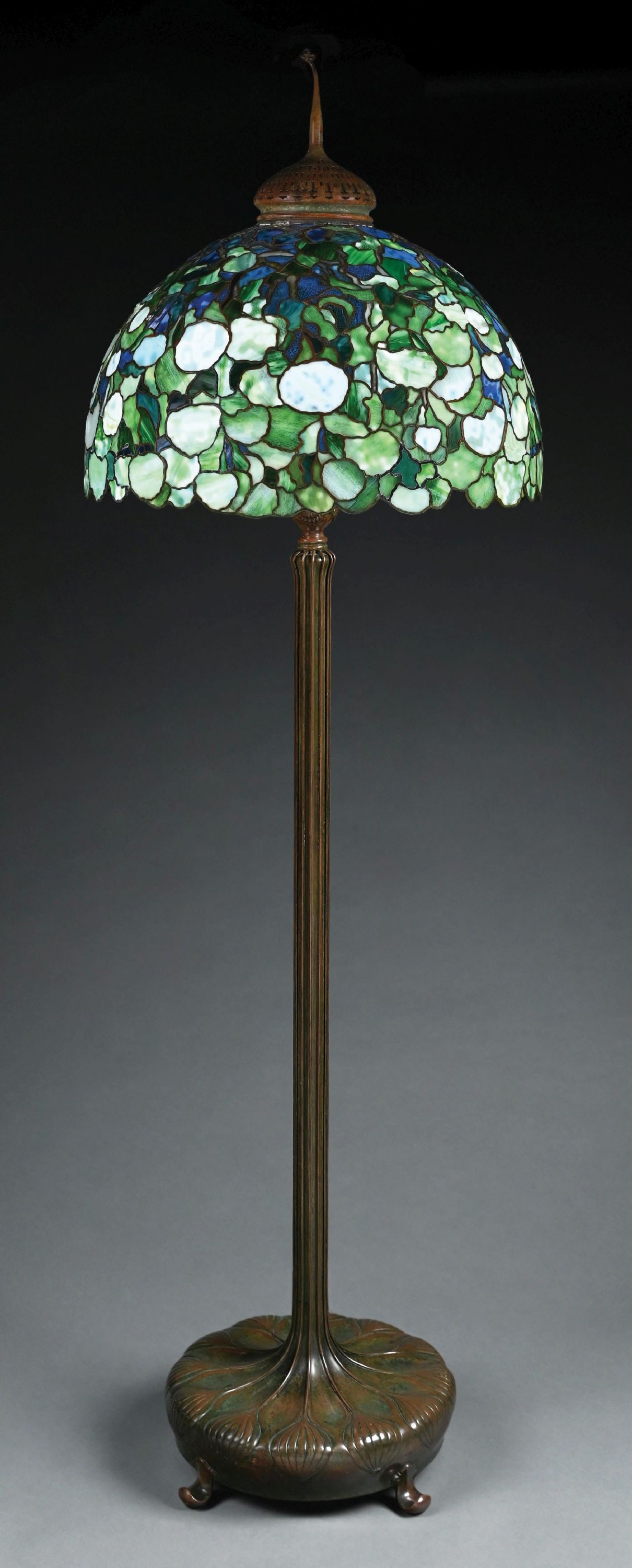 IMPORTANT TIFFANY STUDIOS HYDRANGEA "SNOWBALL" LEADED GLASS FLOOR LAMP - 5