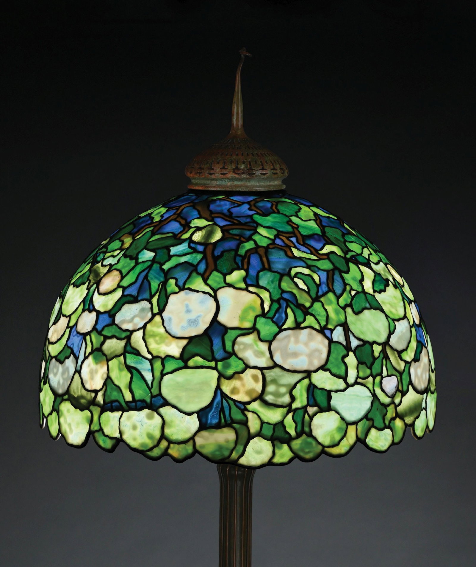 IMPORTANT TIFFANY STUDIOS HYDRANGEA "SNOWBALL" LEADED GLASS FLOOR LAMP - 7