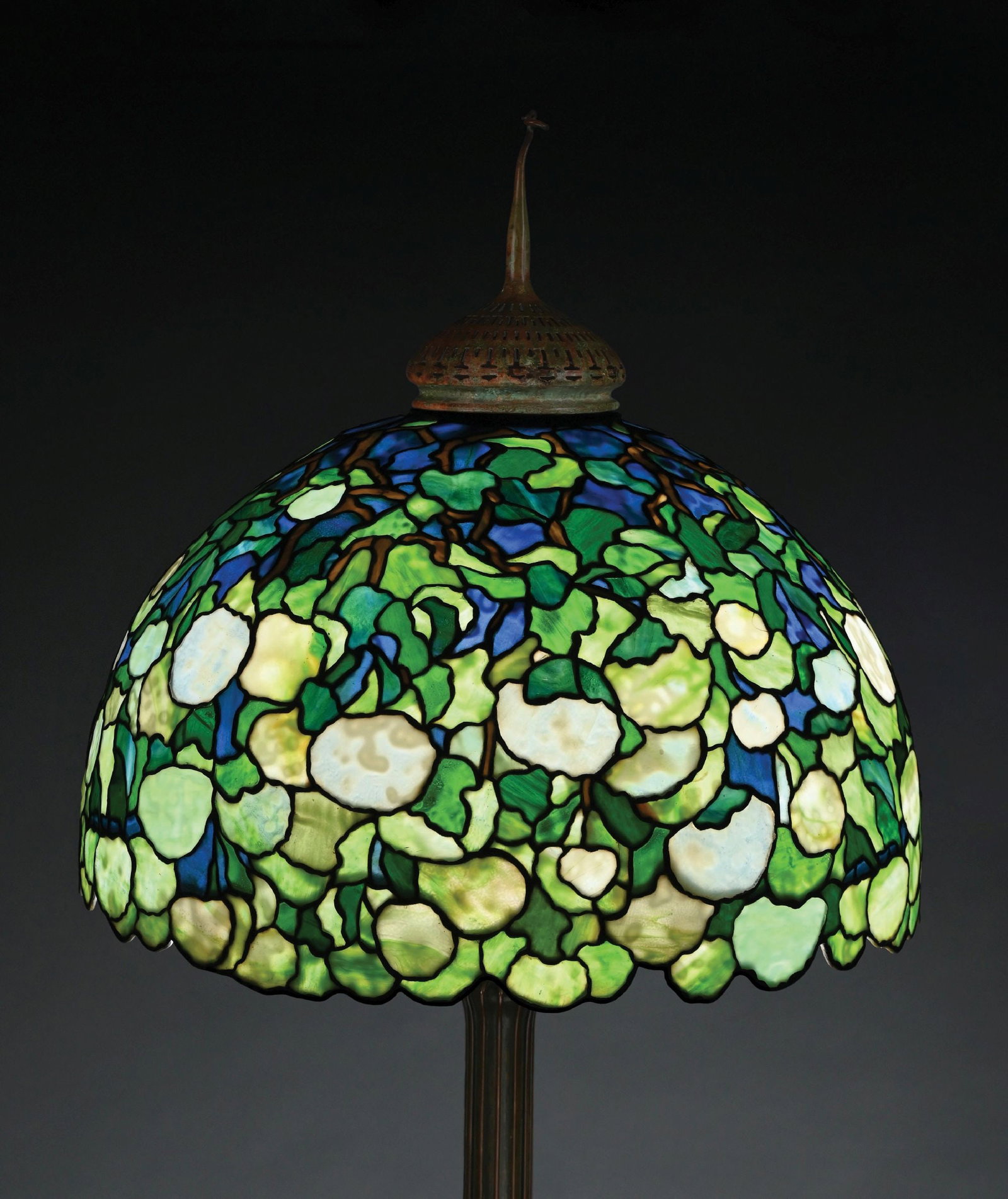 IMPORTANT TIFFANY STUDIOS HYDRANGEA "SNOWBALL" LEADED GLASS FLOOR LAMP - 8