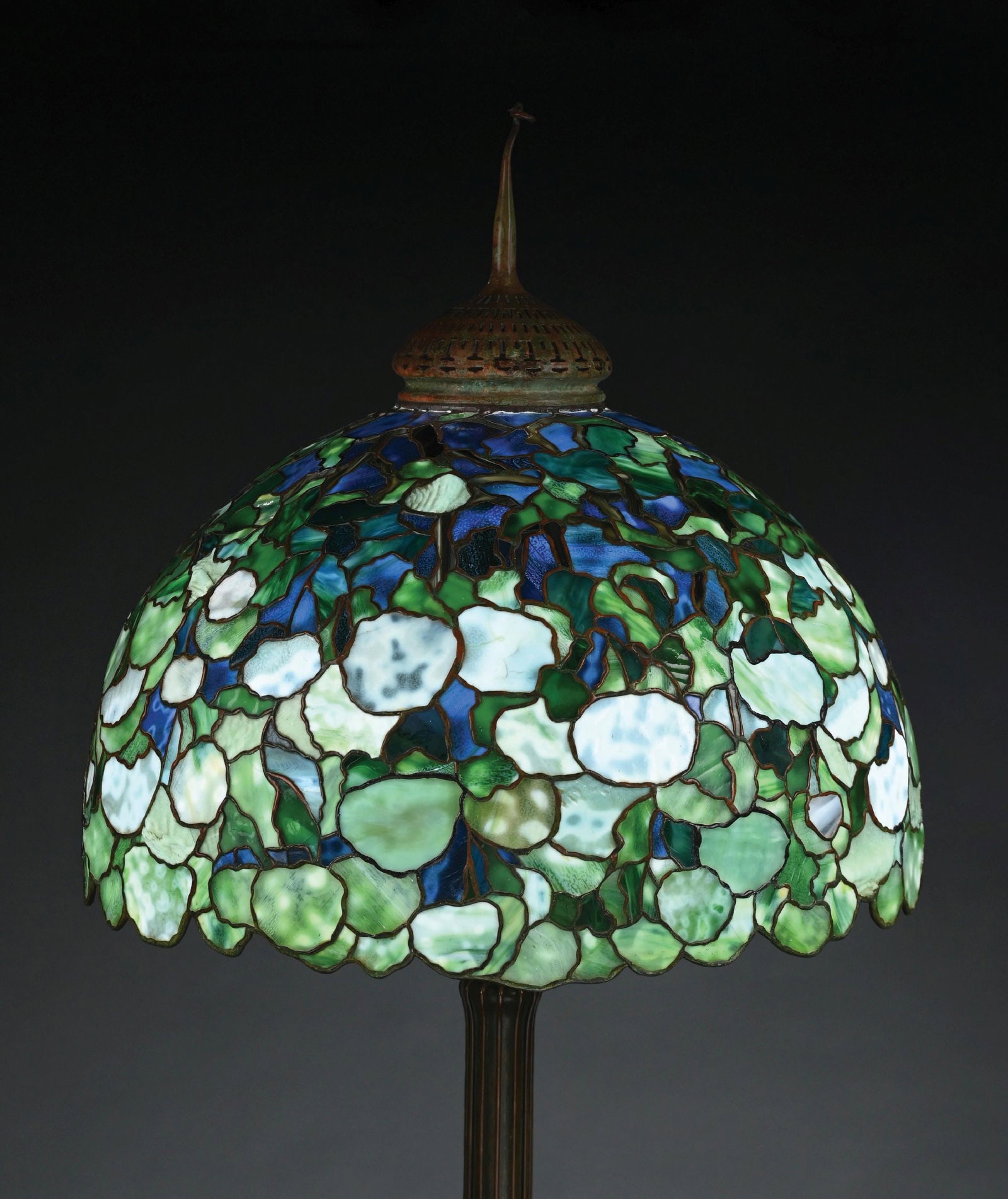 IMPORTANT TIFFANY STUDIOS HYDRANGEA "SNOWBALL" LEADED GLASS FLOOR LAMP - 9