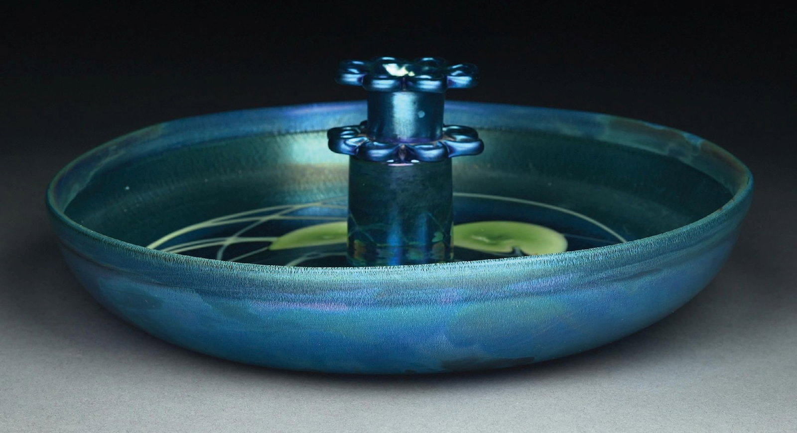 OVERSIZED BLUE TIFFANY STUDIOS LEAF & VINE BOWL W/ FROG (1 of 7)