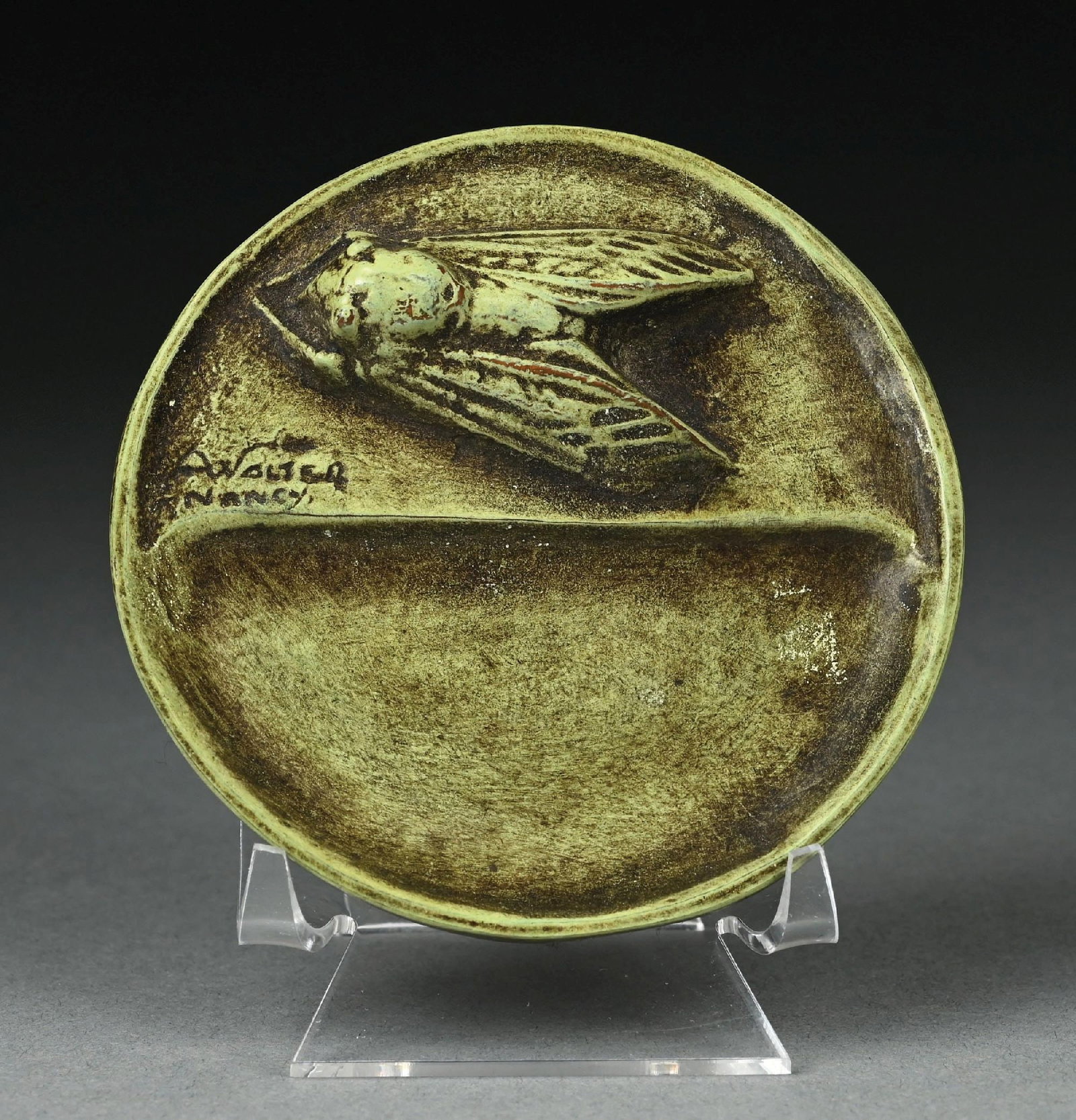 NANCY WALTER SIGNED BRONZE PATINATED CICADA RING DISH: C. 1965–1980. A striking signed Nancy Walter cicada dish, finely cast in bronze and featuring a beautifully applied green patina that forms an integrated ring holder. The sculptural cicada