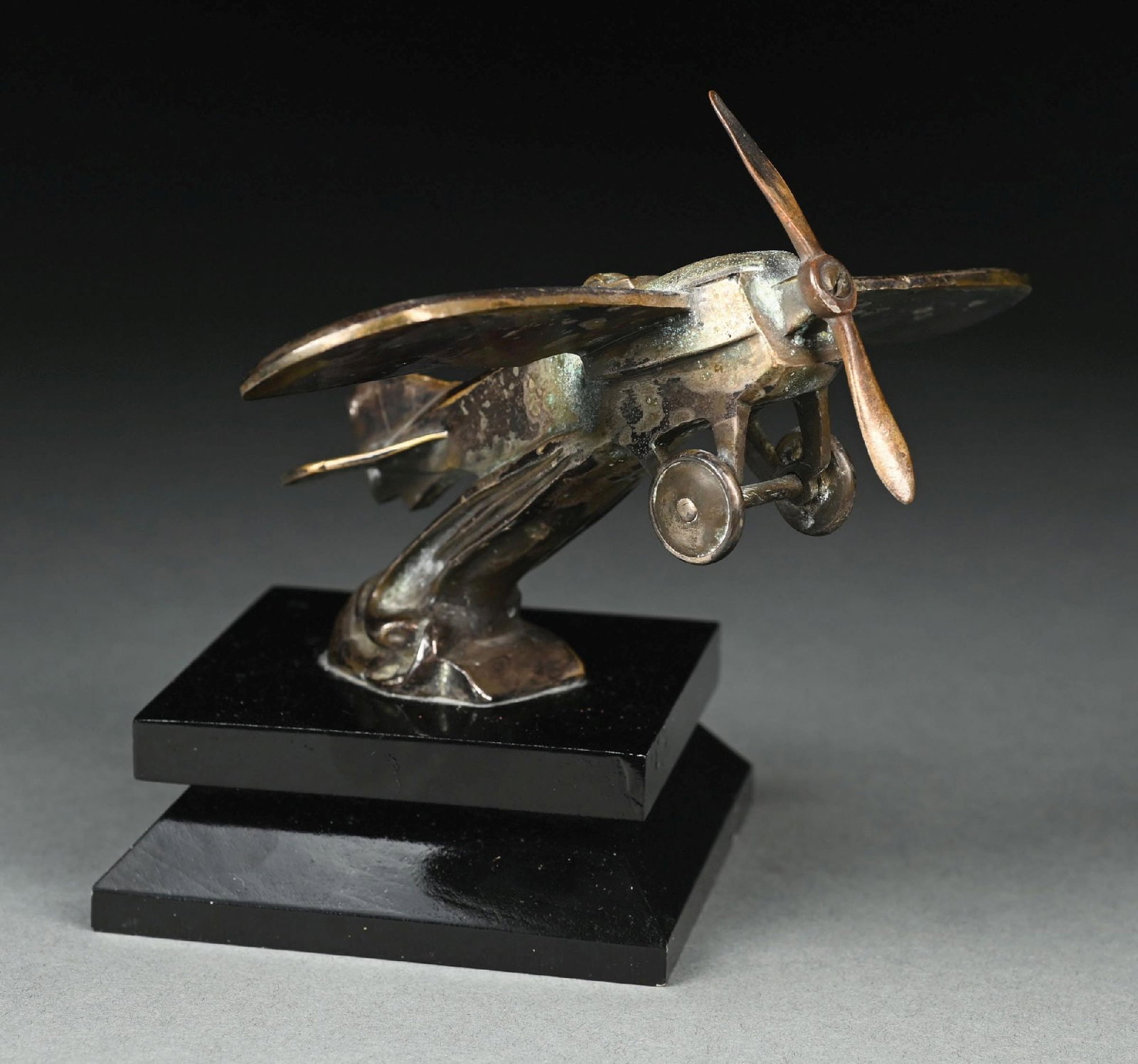 VINTAGE PROPELLER AIRPLANE DESK ORNAMENT (1 of 5)