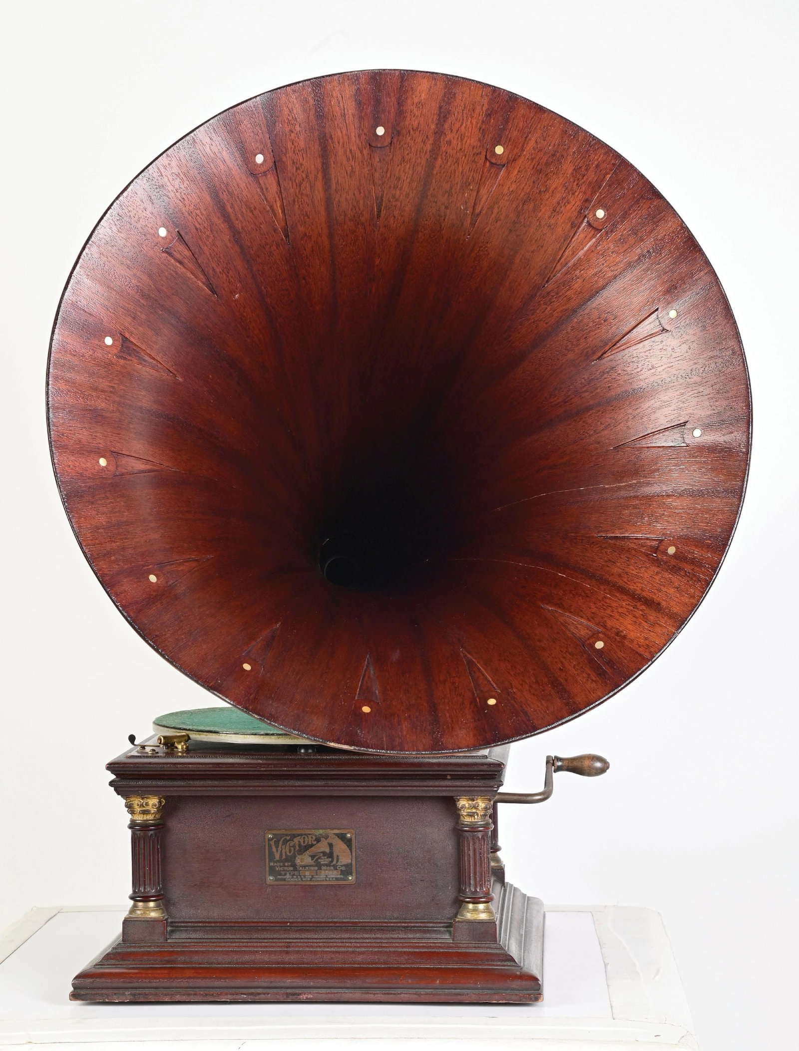 RCA VICTOR TYPE VI RECORD PHONOGRAPH - 2