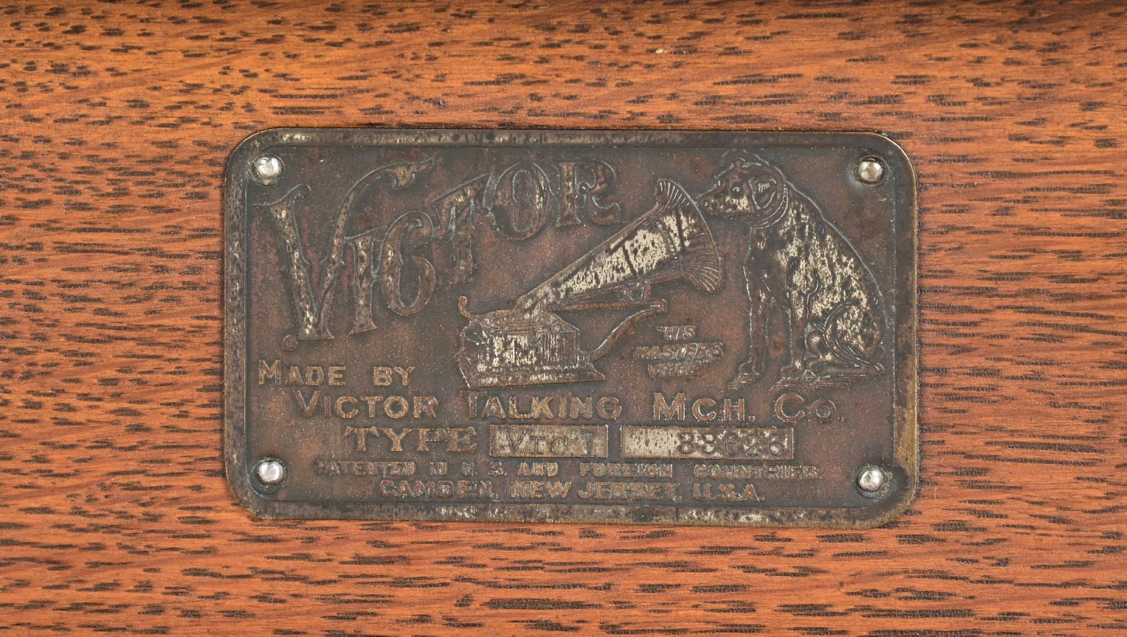 VICTOR TYPE I RECORD PHONOGRAPH - 5