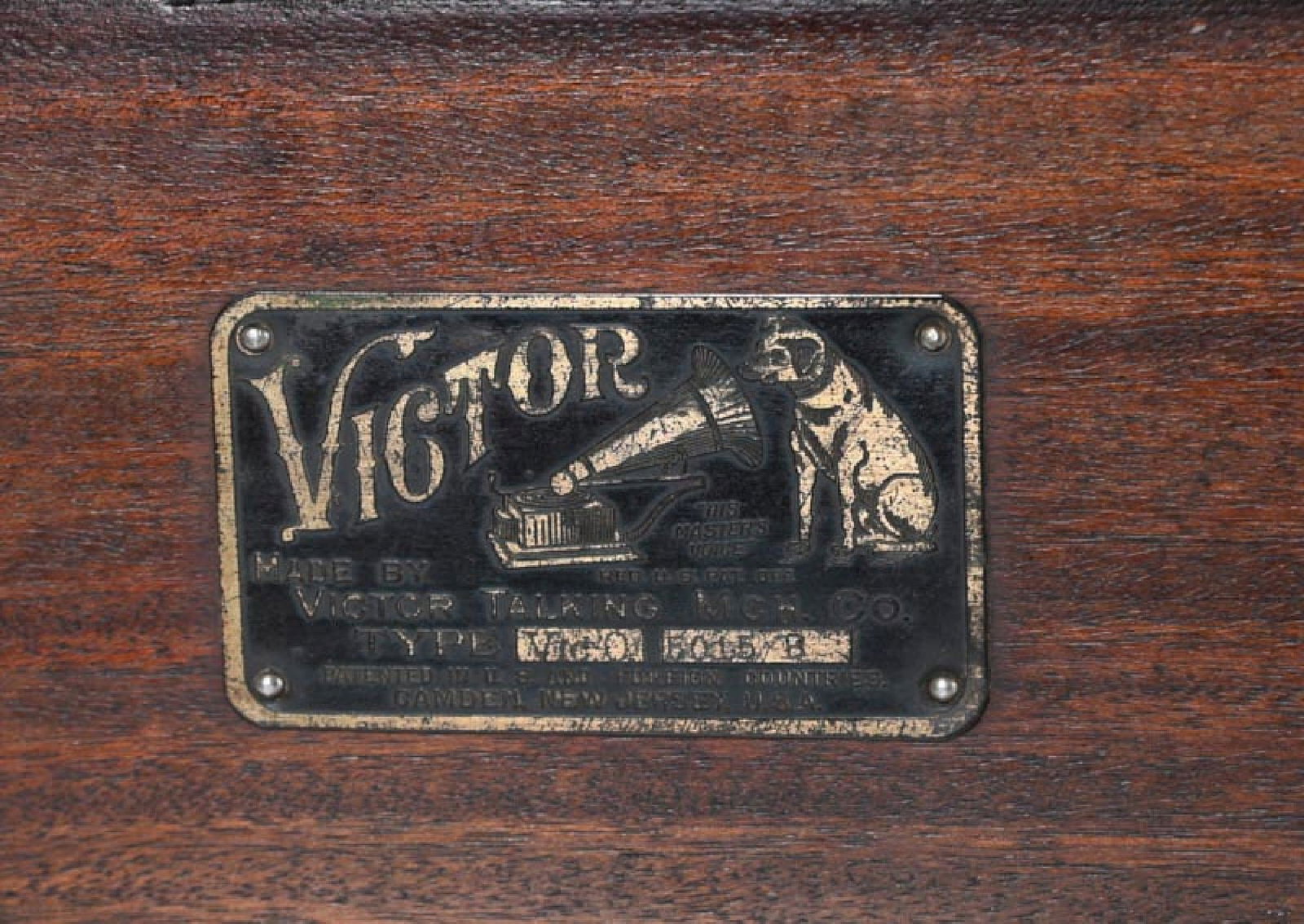 RCA VICTOR MODEL "O" RECORD PHONOGRAPH - 5