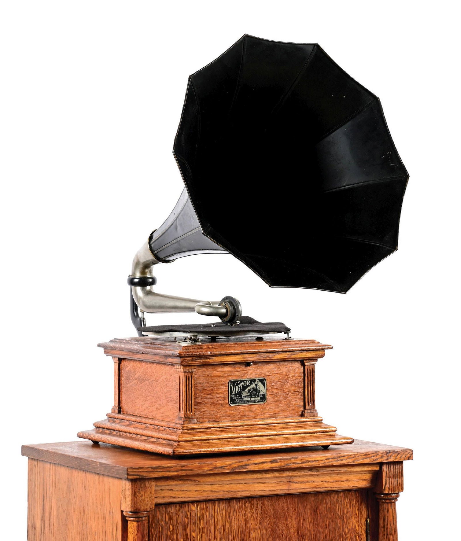 RCA VICTOR TYPE III DISC PHONOGRAPH ON OAK STAND - 6