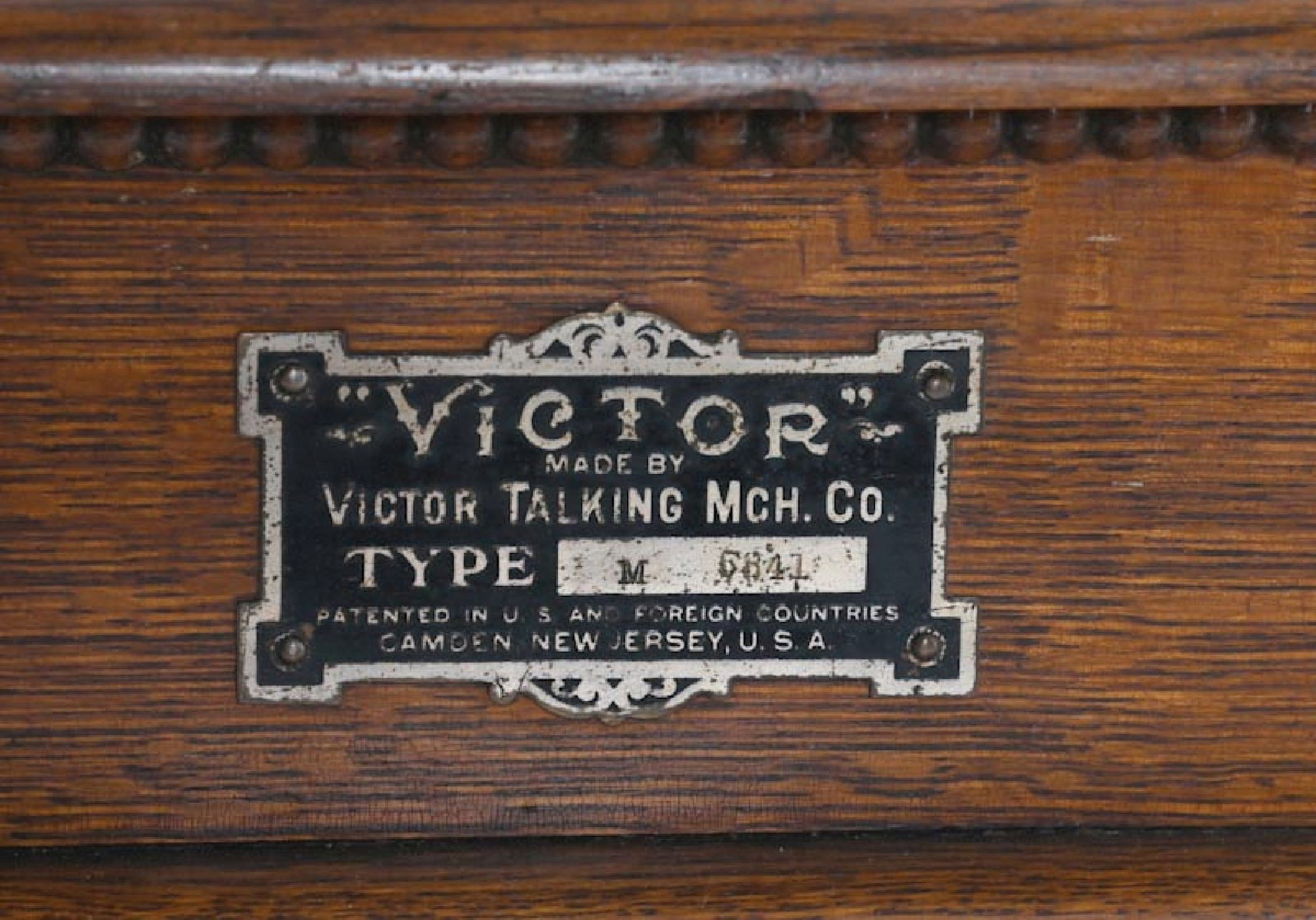 RCA VICTOR TYPE M DISC PHONOGRAPH - 5