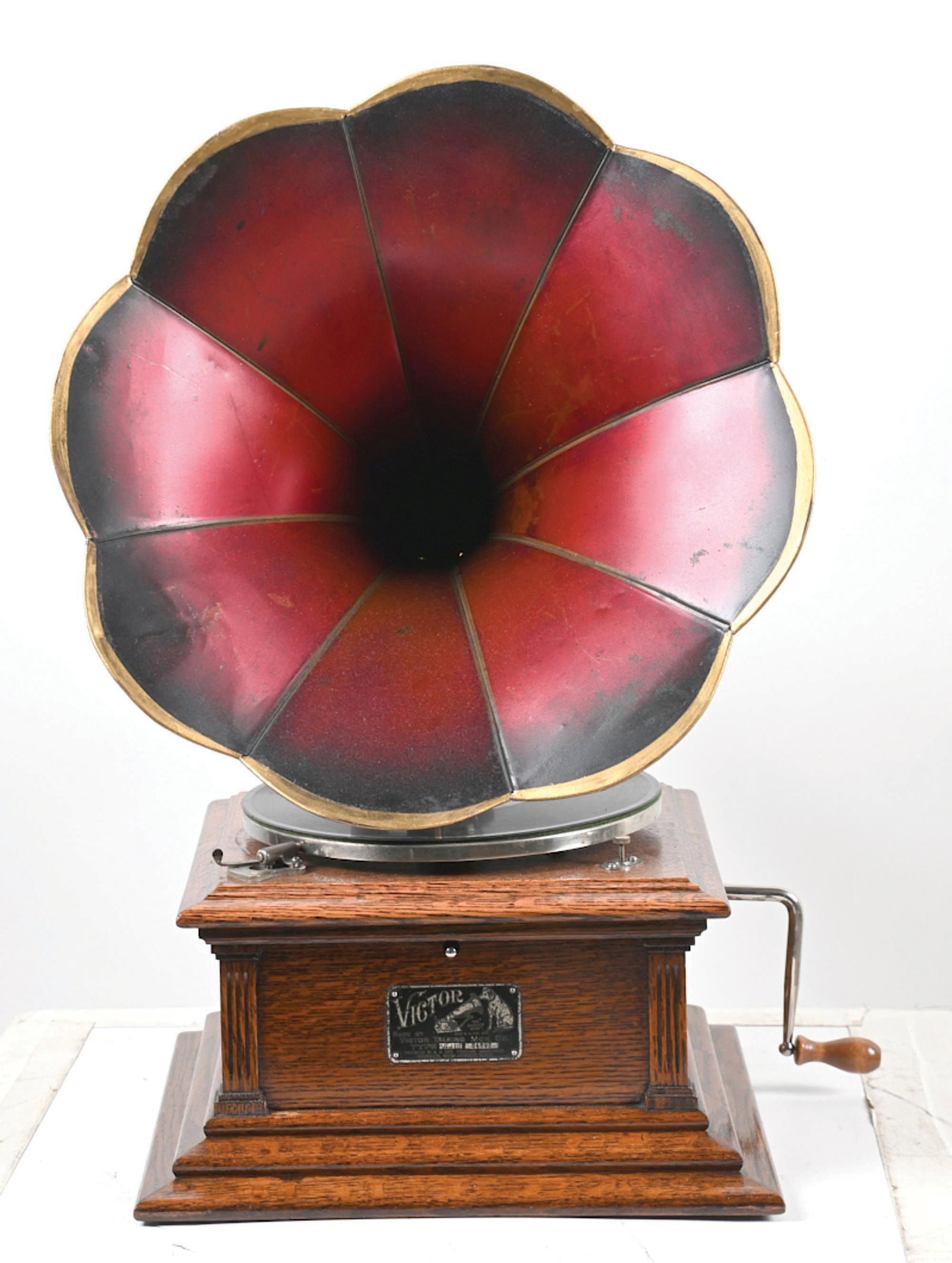 VICTOR TYPE III DISC PHONOGRAPH - 2