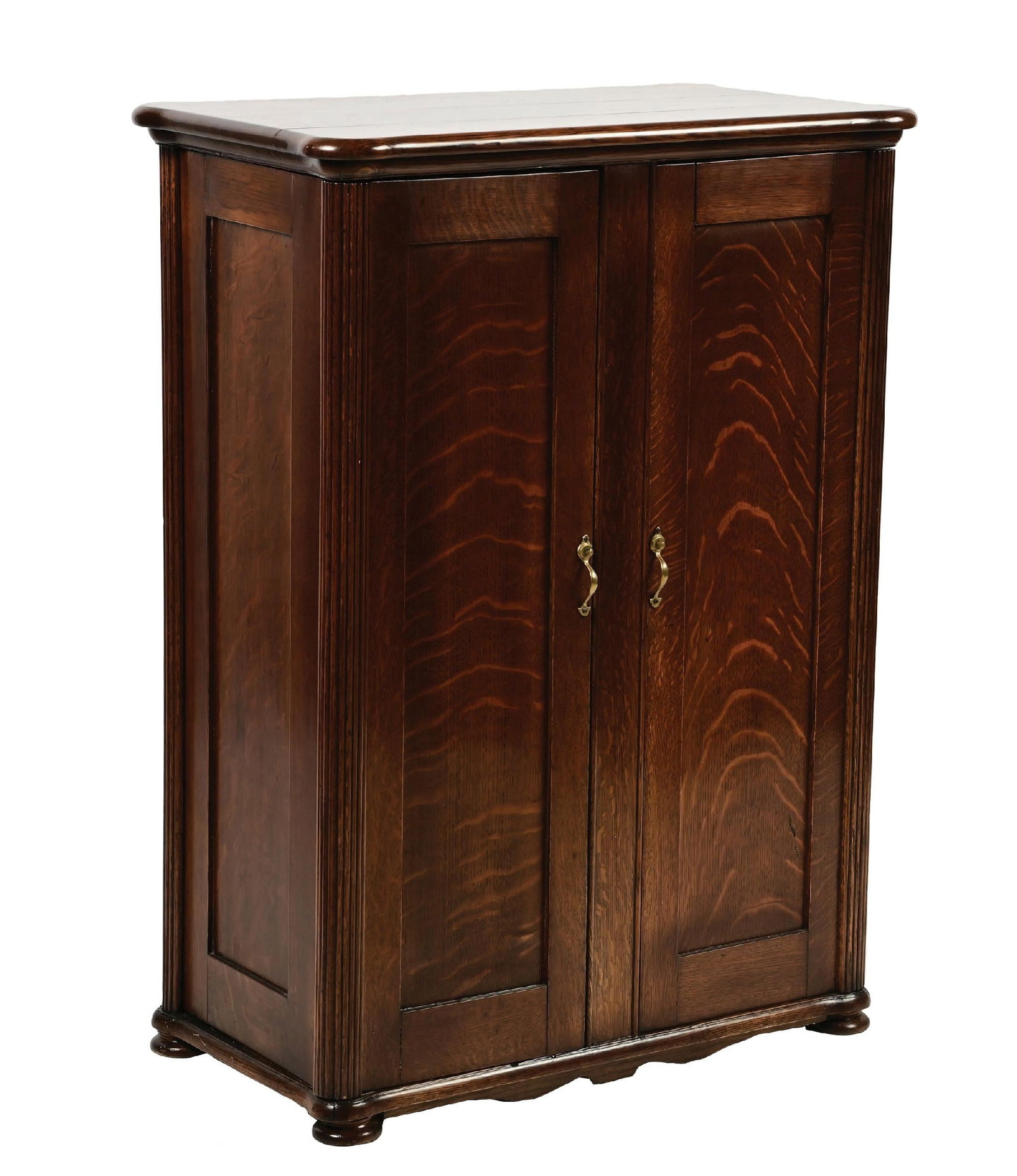 OAK DOUBLE-DOOR PHONOGRAPH STAND: It shows an all original stand with an age crack in the top. Quartersawn oak construction, with complete interior shelving. It shows light wear, scuffs, and scrapes. This is not a standard shippable