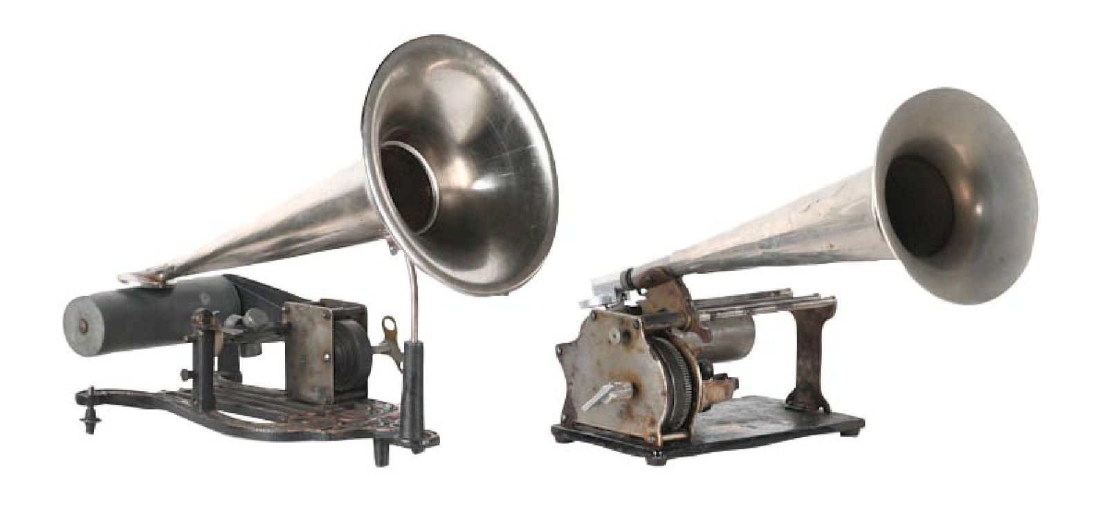 PAIR OF SMALL MANDREL CYLINDER PHONOGRAPHS: (A) A Busy Bee small phonograph in as-found condition. It shows oxidation to the mandrel, and areas of surface rust to the original cast base. Made by the American Graphophone Company Type Q