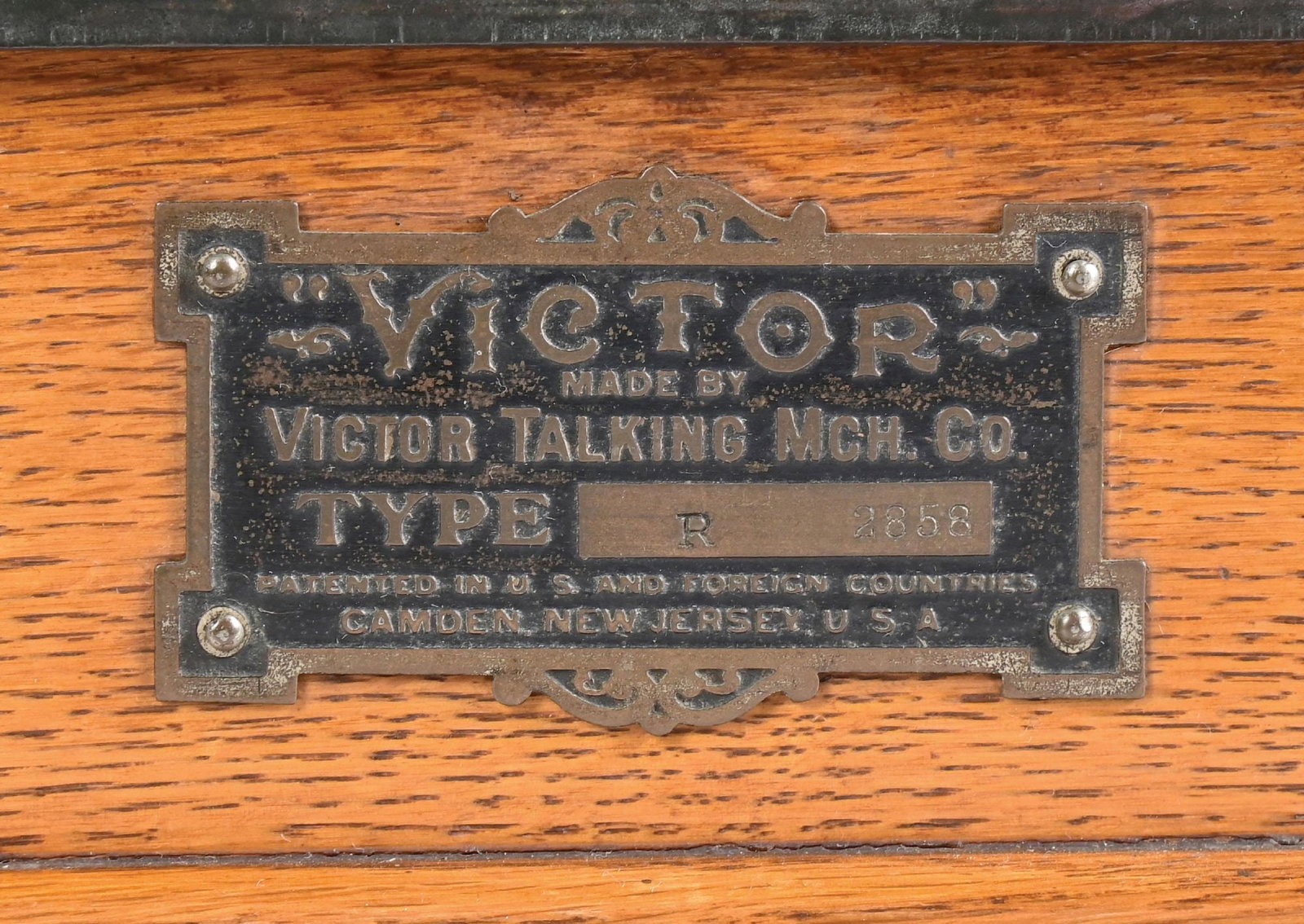 RCA VICTOR TYPE R DISC PHONOGRAPH - 5