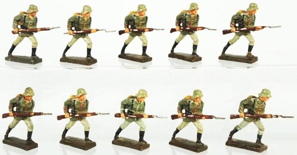Lot of 10: Lineol 7cm German Army Soldiers.: Forward advancing soldiers have some paint wear. Condition (Good).