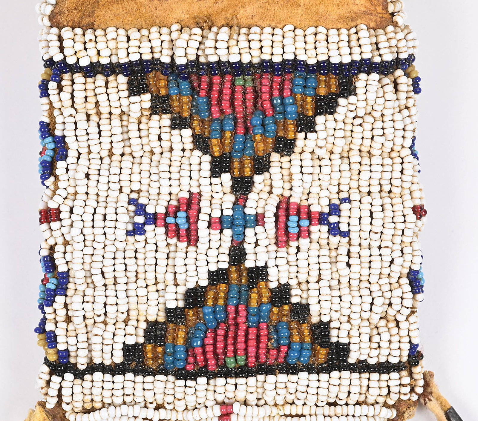 UTE (NÚUCHI) BEADED TAB BAG - 3