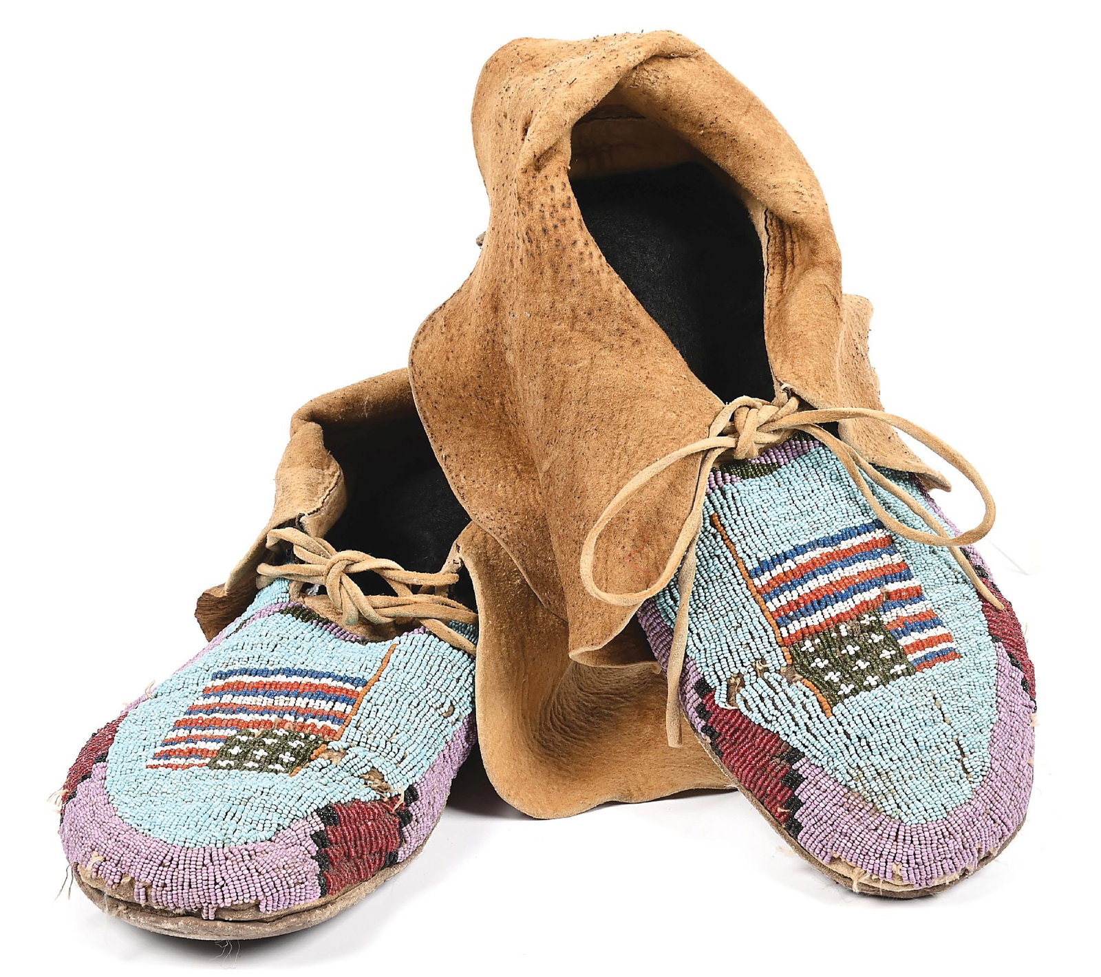 BLACKFOOT BEADED MOCCASINS (1 of 7)