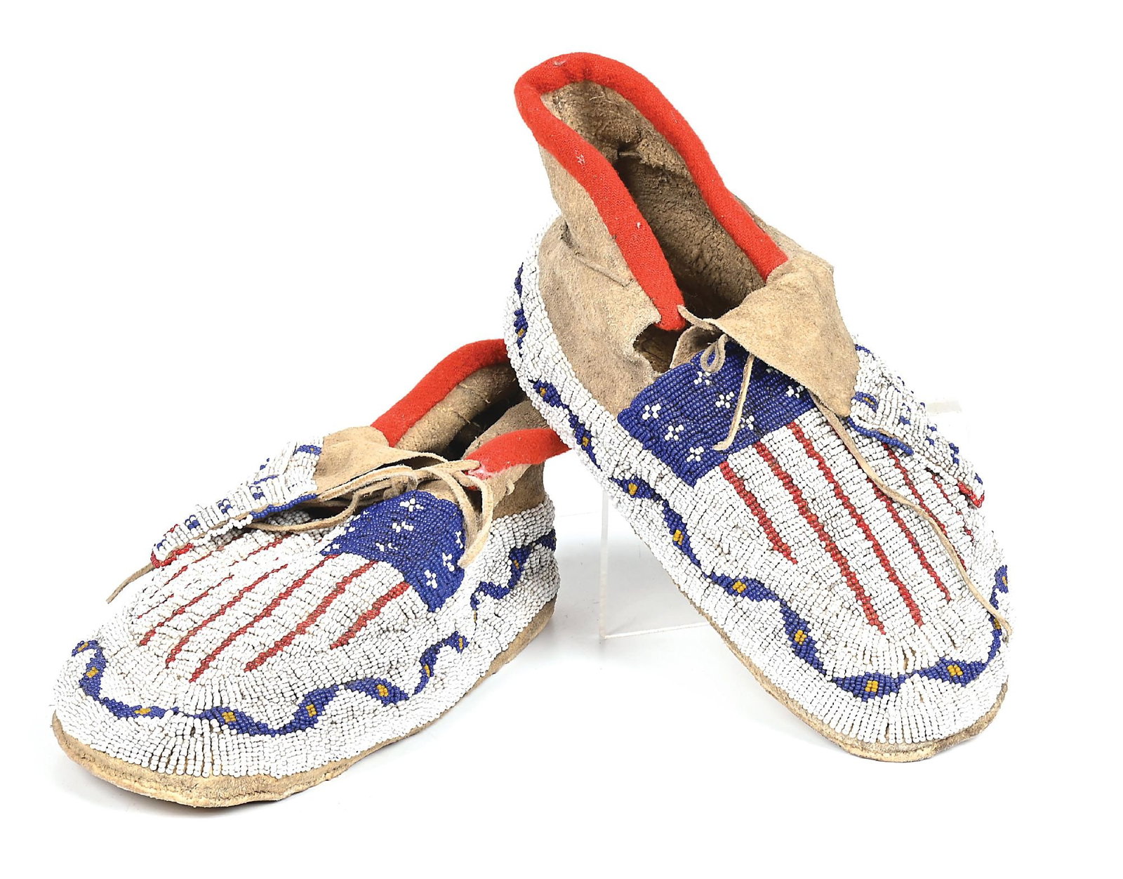 SIOUX (LAKOTA) BEADED MOCCASINS (1 of 7)