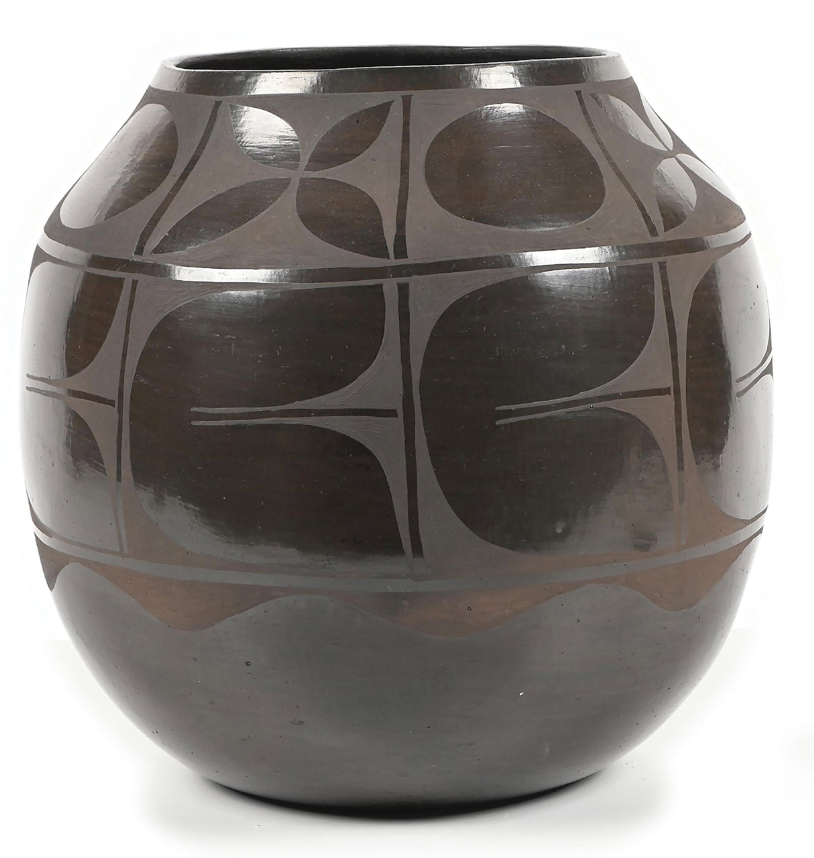SANTA DOMINGO (KEWA) POTTERY OLLA BY RAFAELITA AGUILAR (1 of 3)