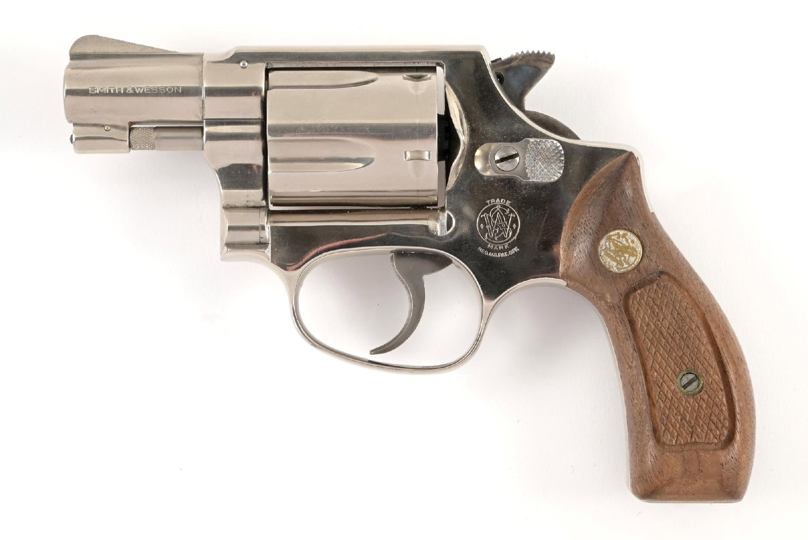 (M) NICKEL SMITH & WESSON CHIEF'S SPECIAL MODEL 36 DOUBLE ACTION REVOLVER. (1 of 3)