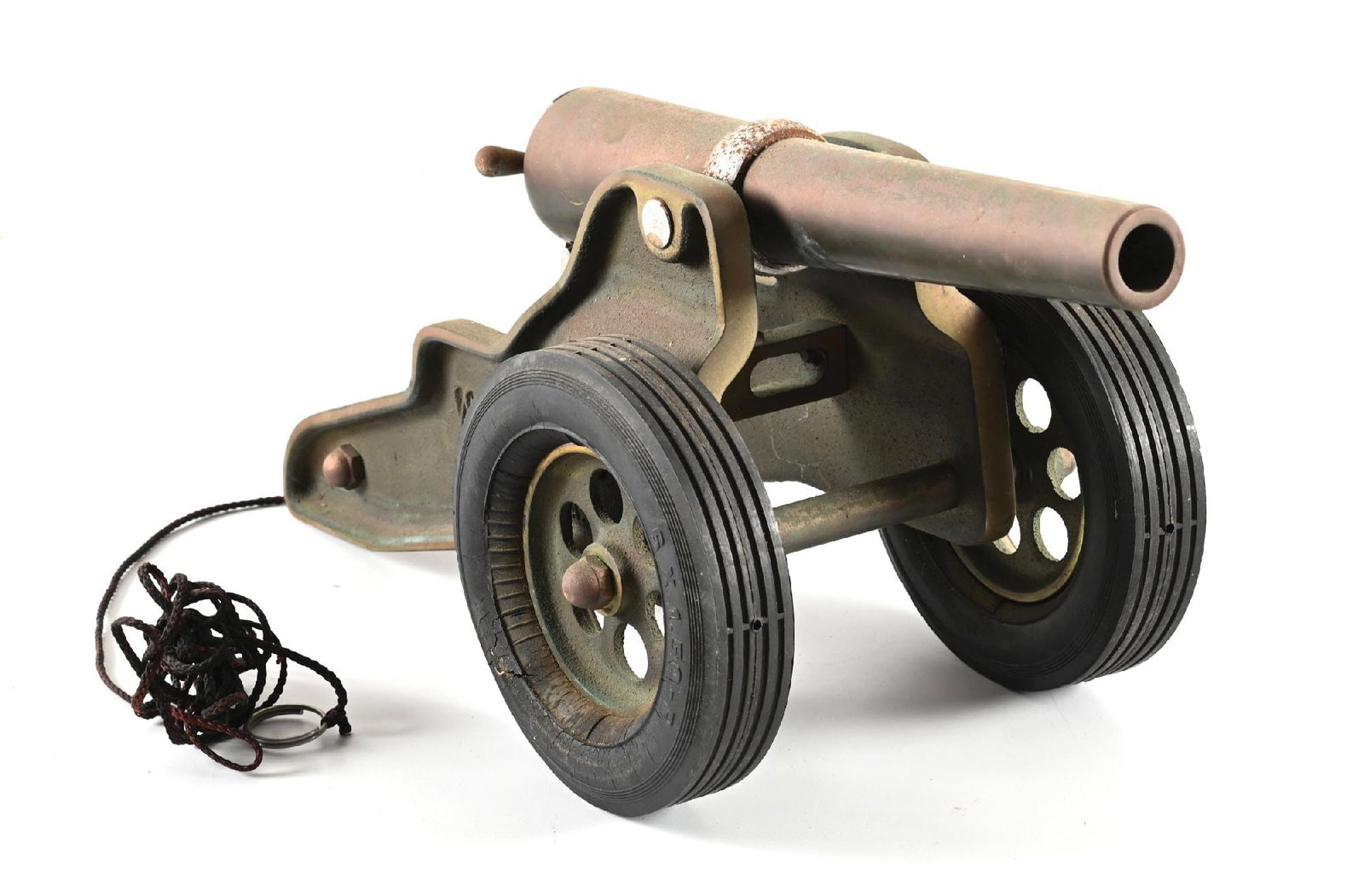 BRASS PRESENTATION WINCHESTER MODEL 1898 10 GAUGE SIGNAL CANNON IN CRATE. (1 of 3)