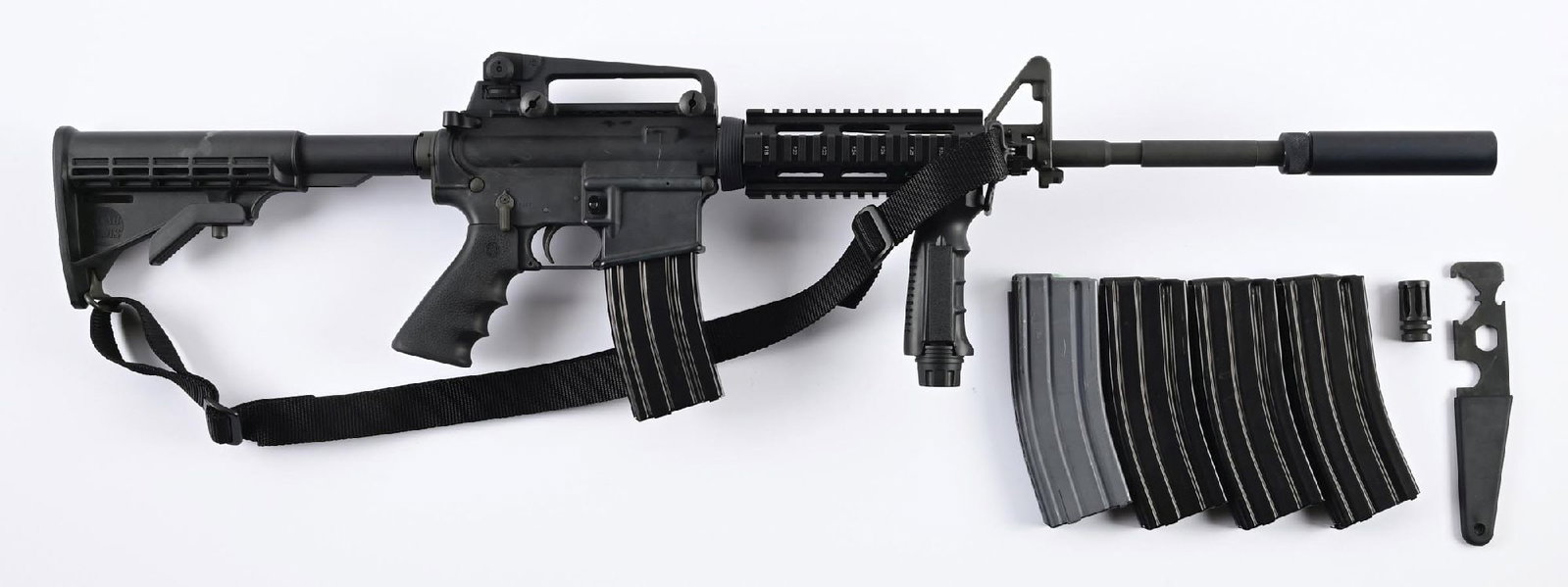 (M) STAG ARMS STAG-15 5.56X45MM SEMI-AUTOMATIC RIFLE WITH SOFT CASE.: STAG Arms is best known for making true left handed AR platform rifles, all the way to the ejection port which throws brass to the left to avoid throwing hot brass in the shooters face. Faux USMC can 