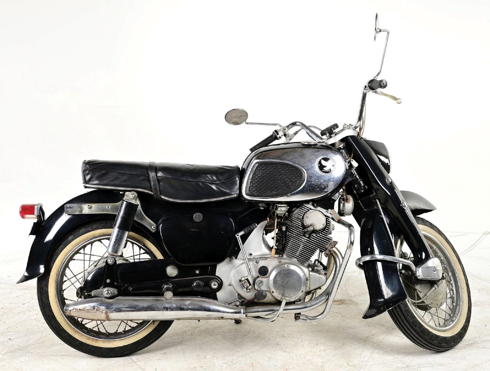 1960S HONDA DREAM 305CC CA77E MOTORCYCLE (1 of 8)