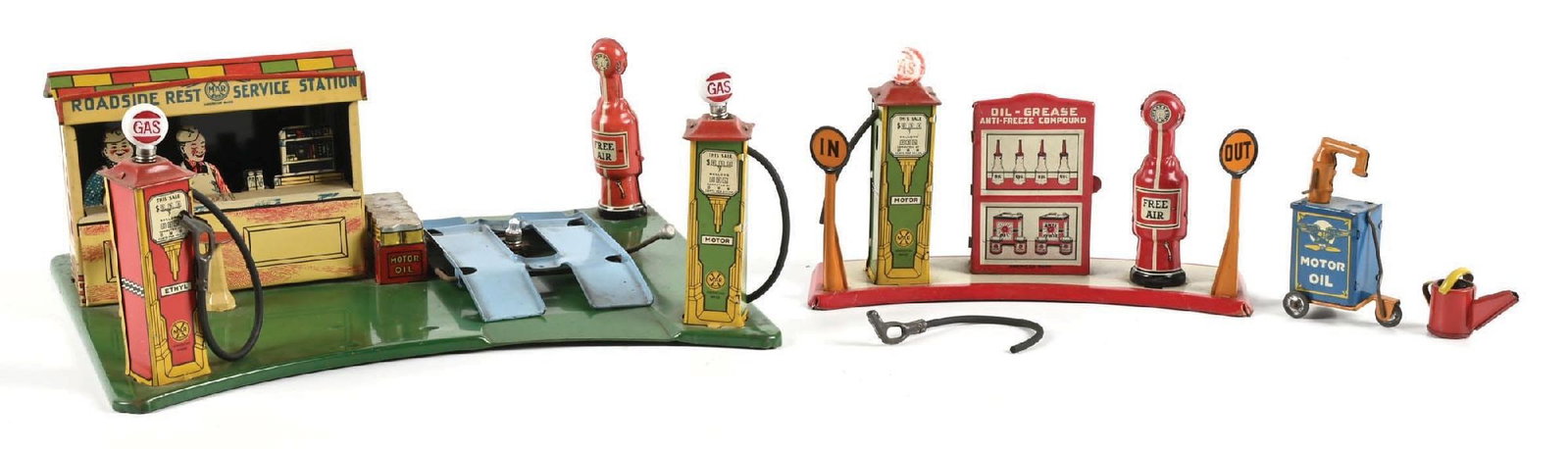 MARX ROADSIDE REST SERVICE STATION TOY DISPLAY: CONDITION: Excellent throughout, showing outstanding color throughout the gas pumps and diner. Toy also comes with movable lubster cart, and the car lift articulates up and down properly. One of the