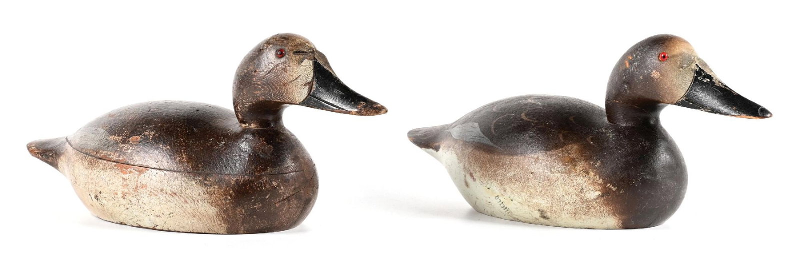 A PAIR OF VINTAGE WOODEN DUCK DECOYS (1 of 2)