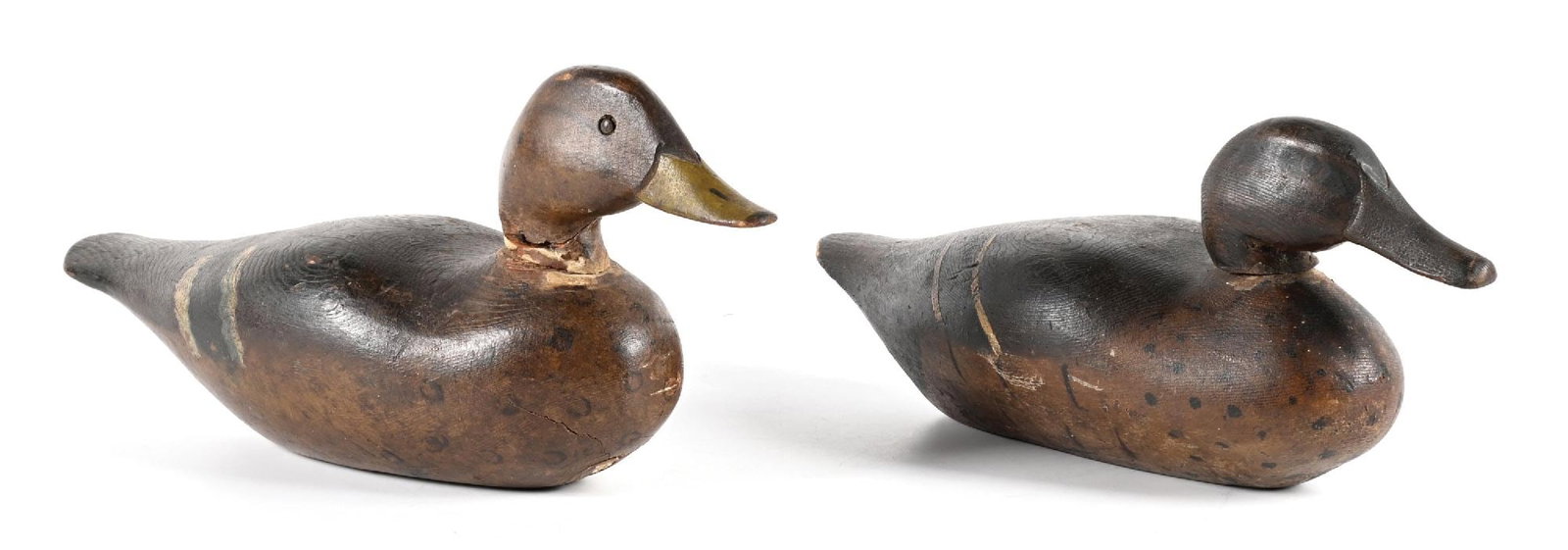 A PAIR OF VINTAGE WOODEN DUCK DECOYS (1 of 2)