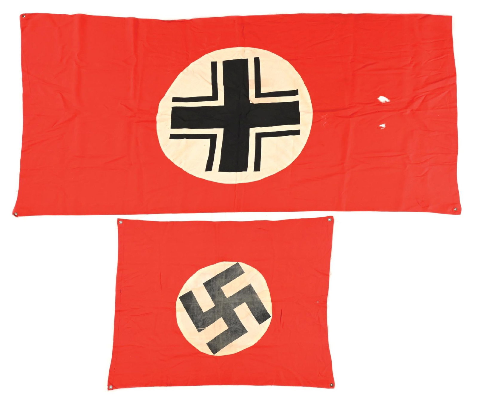 LOT OF 2: THIRD REICH VEHICLE IDENTIFICATION FLAGS. (1 of 2)
