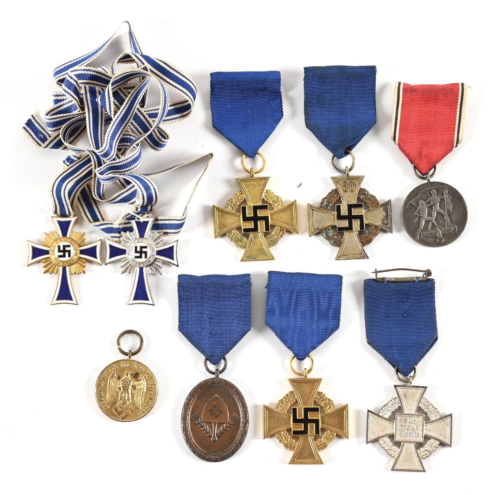 LOT OF GERMAN WWII FAITHFUL SERVICE AWARDS. (1 of 1)