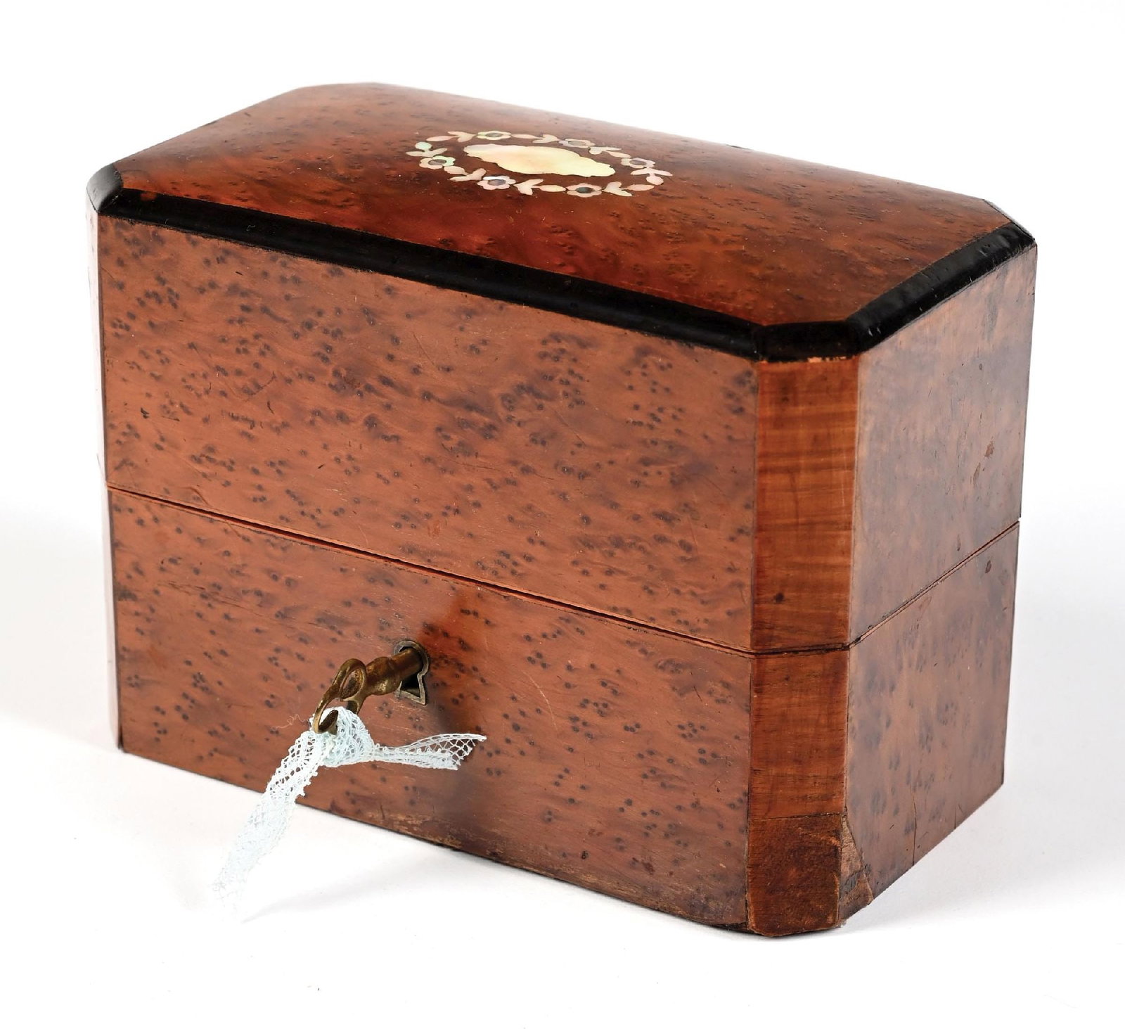 FRENCH PERFUME CASKET FEATURING THREE GLASS BOTTLES - 4