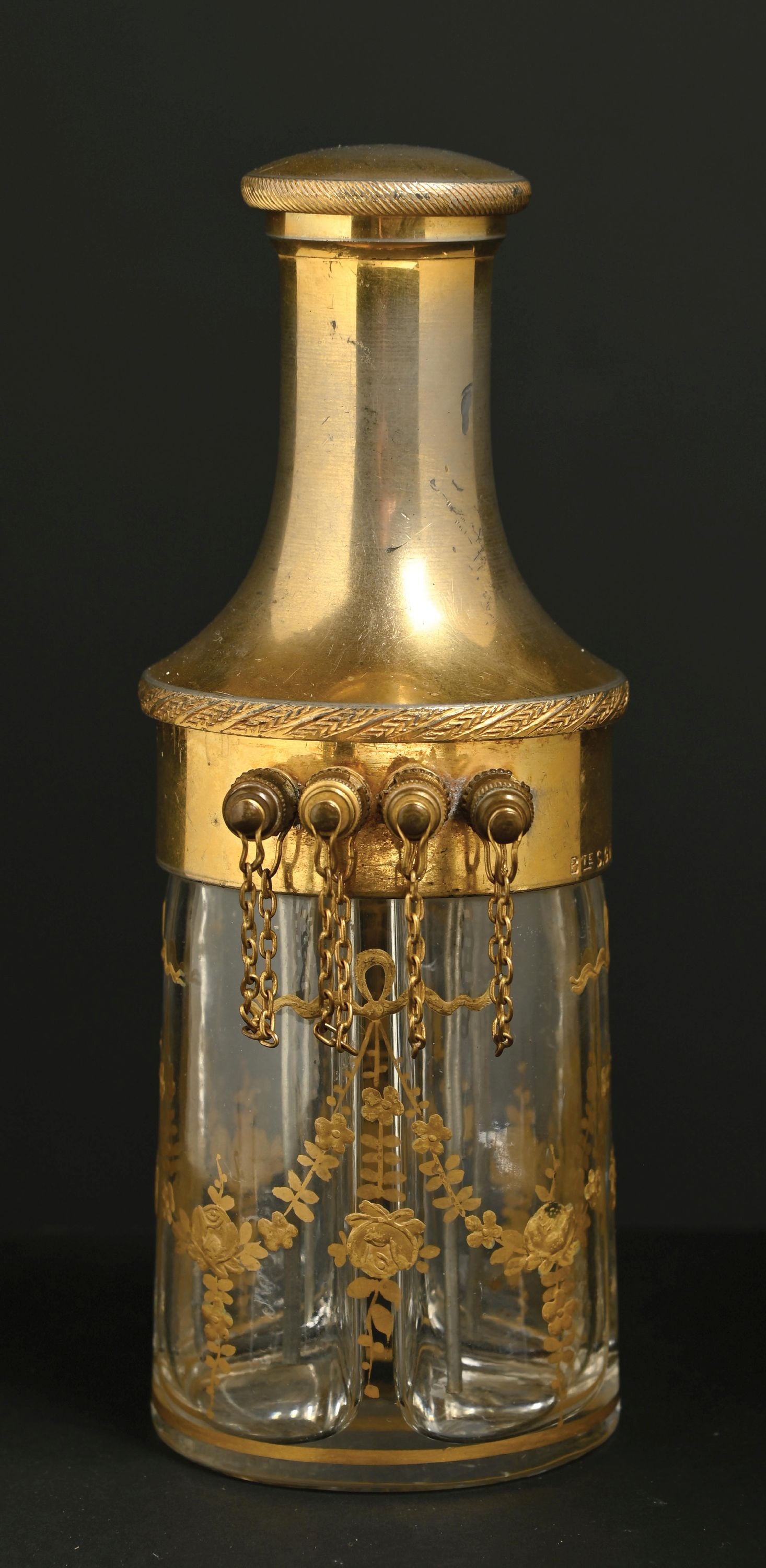 SARAH FELIX PATENT QUADRUPLE-CHAMBERED PERFUME: C. 1920s. A rare French Sarah Felix patent quadruple-chambered perfume atomizer. The perfume features four separate glass chambers for different scents, with a shared gilt-metal top and individual