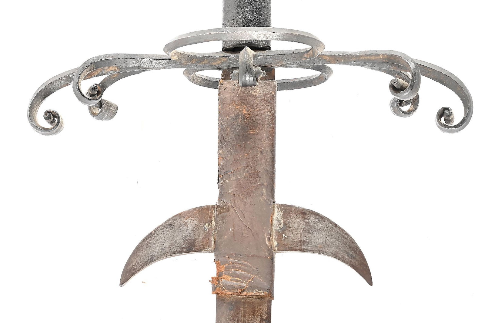 A MASSIVE PARADE SWORD. - 4