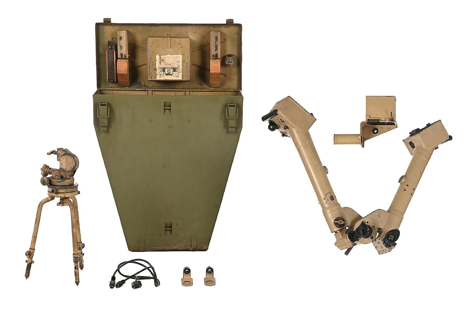 GERMAN WWII PANZER RANGEFINDER.: A scarce German rangefinder, the Entfernungsmesser Rangefinder EM 0,9 MR, was designed to provide a Panzer Commander with far-reaching information on the exact range of long range distances of a targe