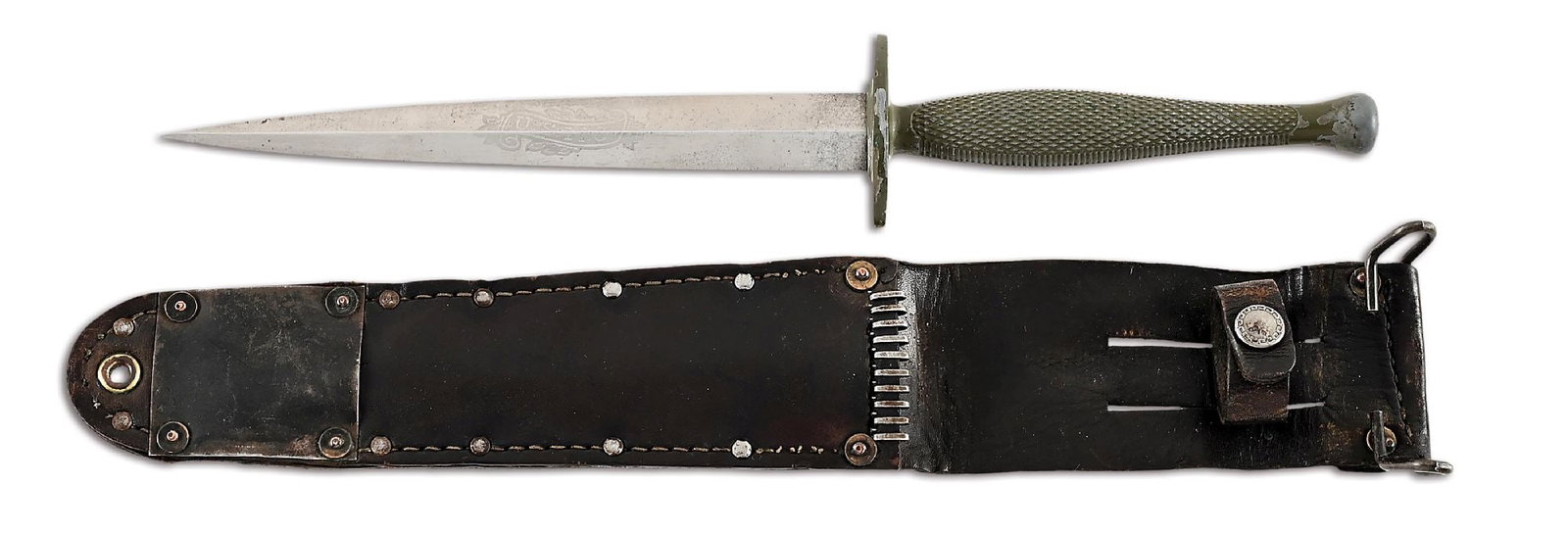 US WWII CAMILLUS MARINE CORPS RAIDER STILETTO. (1 of 8)