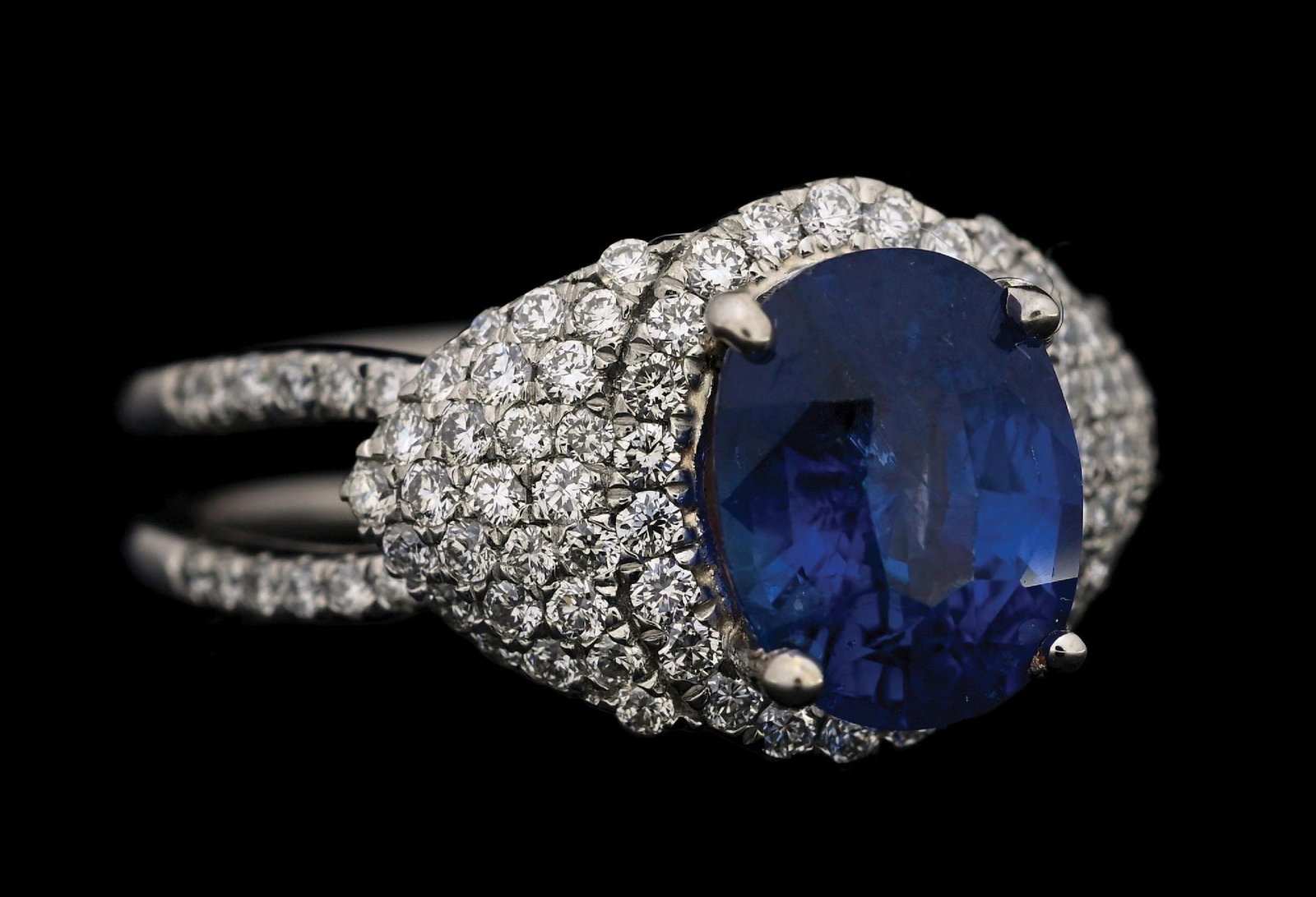 PLATINUM & 18K WG SAPPHIRE & DIAMOND RING W/GIA REPORT: Platinum and 18k white gold sapphire (2.97ct) and diamond (0.73ctw) ring accompanied by an original GIA sapphire report and an AIGL appraisal report with an ERRV of $26,518.00. (See additional website